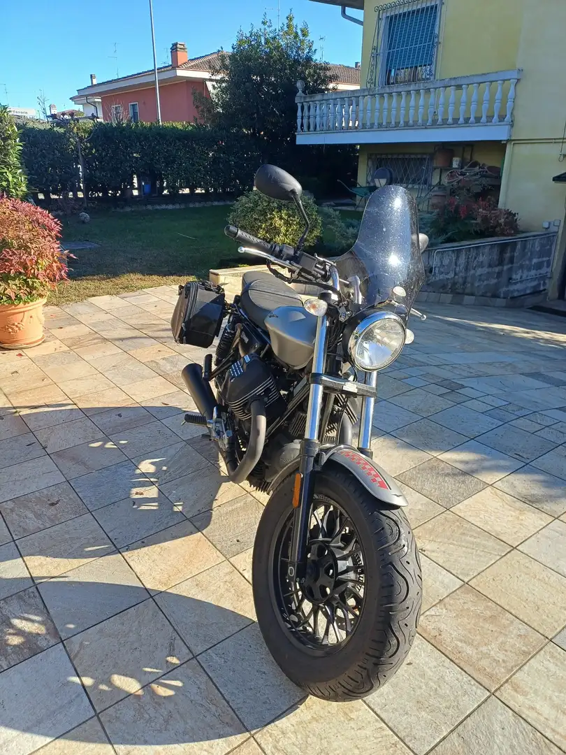Moto Guzzi V 9 BOBBER Argento - 2