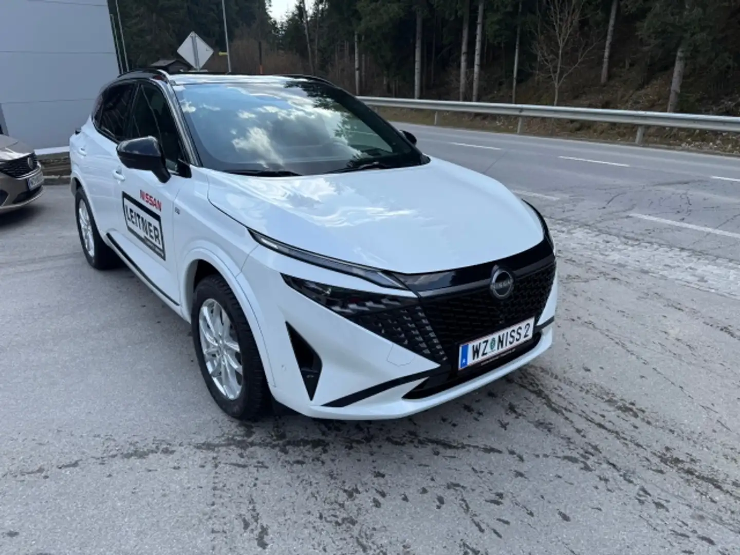 Nissan Qashqai Qashqai 1,3 E-Power N-Design+ 205 Weiß - 2