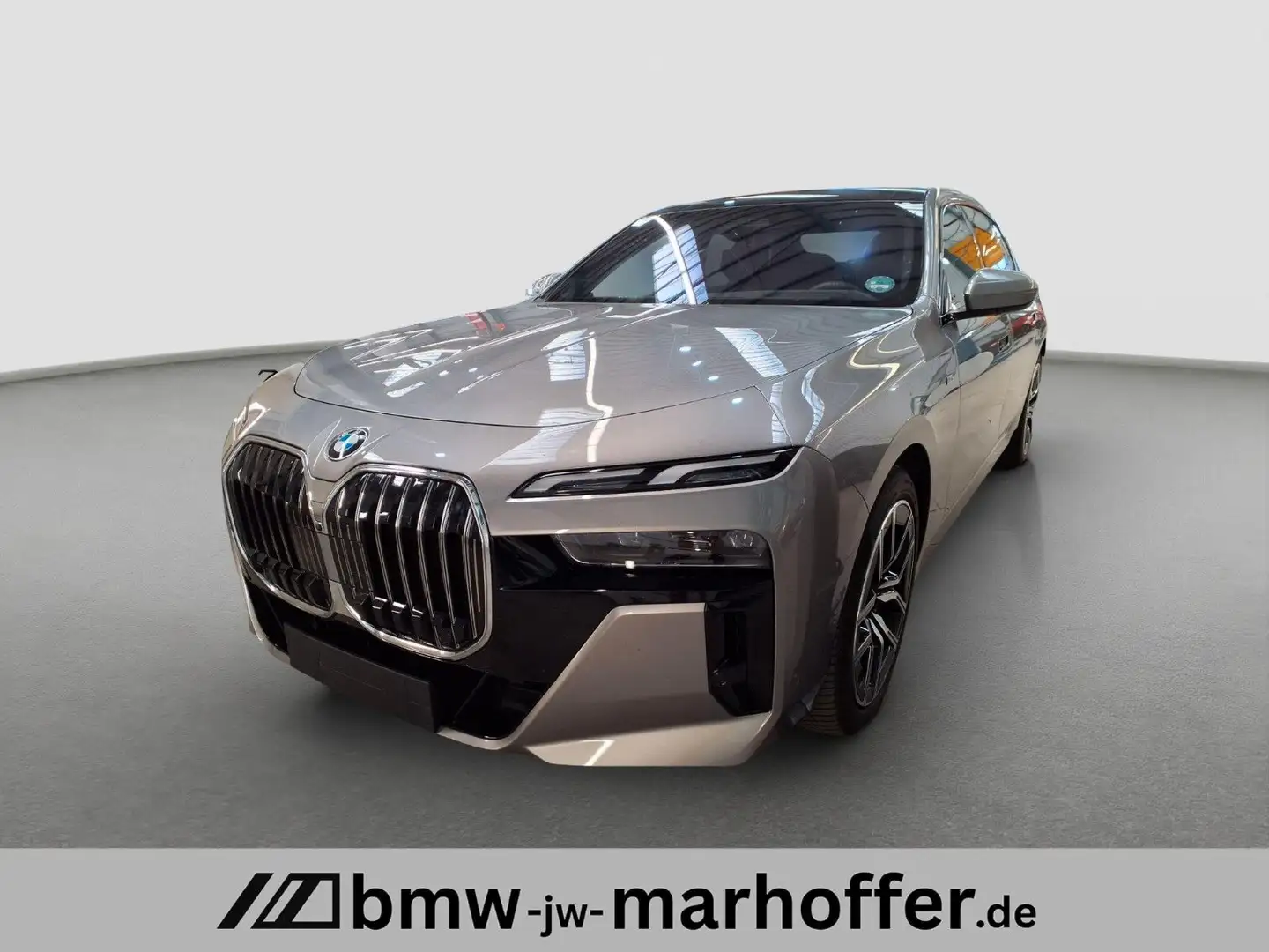 BMW 740 d xDrive MSport SkyLounge AHK Integral Gris - 1