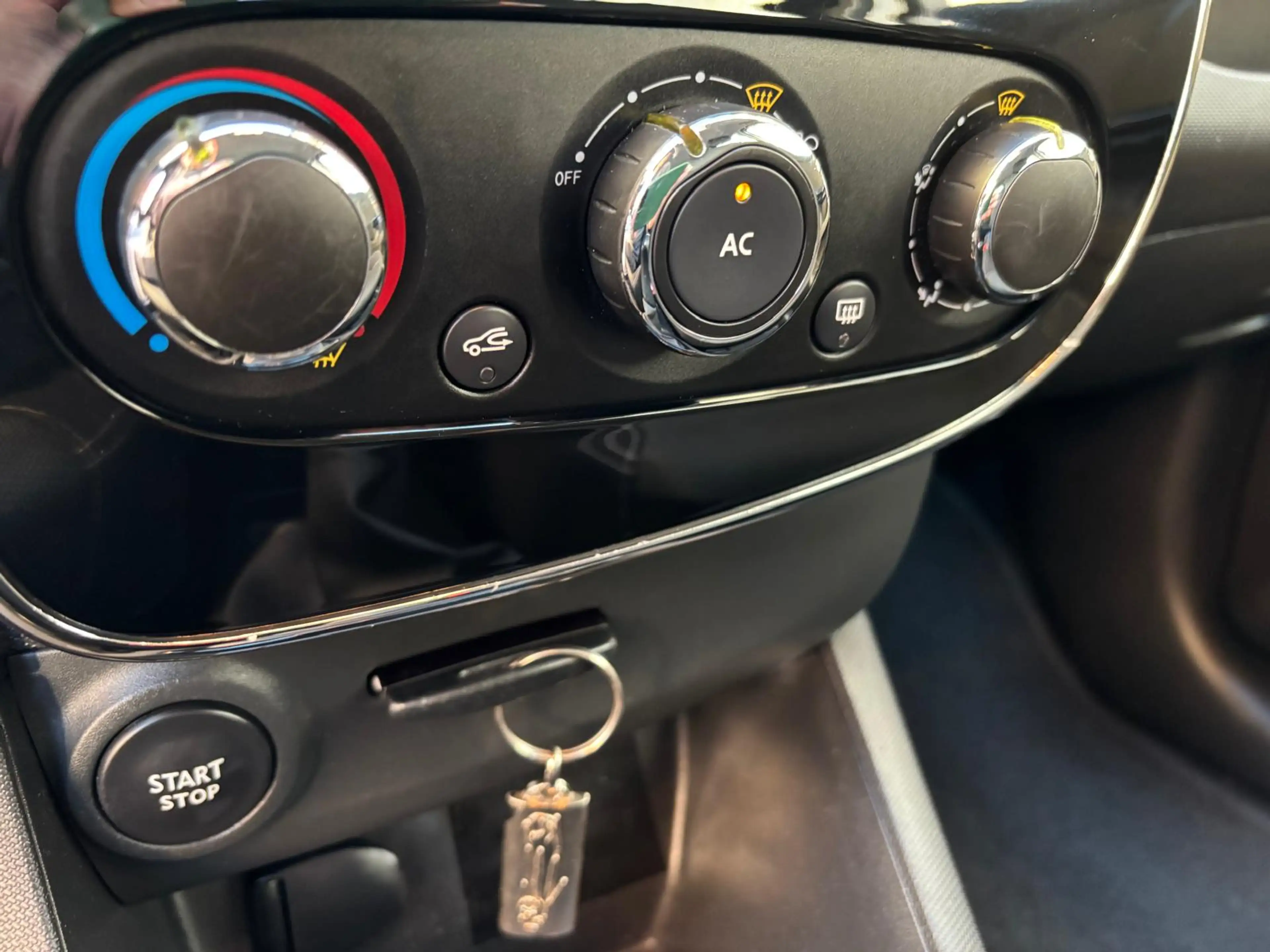 Renault Clio Energy TCe 90pk — photo 13