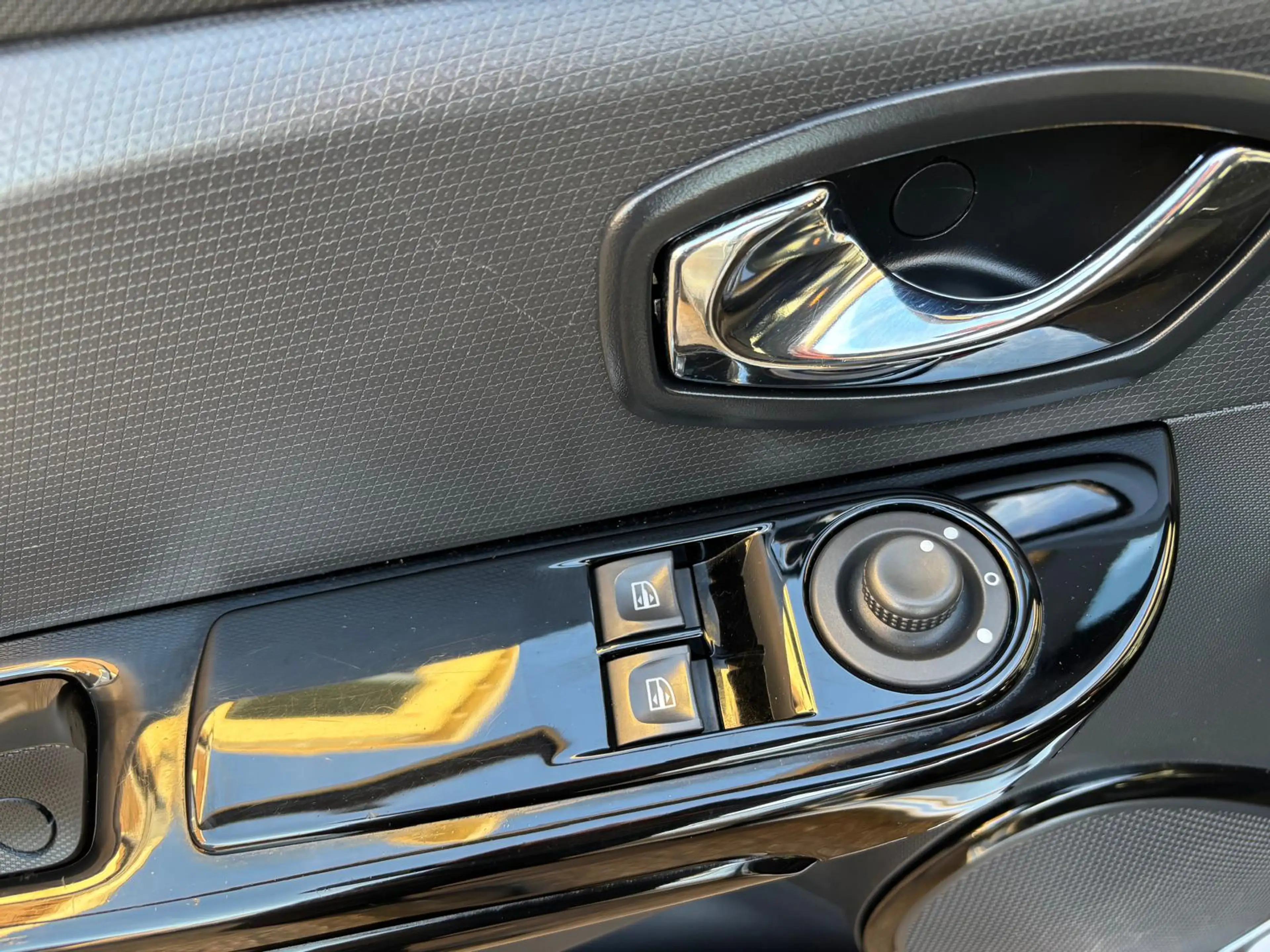 Renault Clio Energy TCe 90pk — photo 9