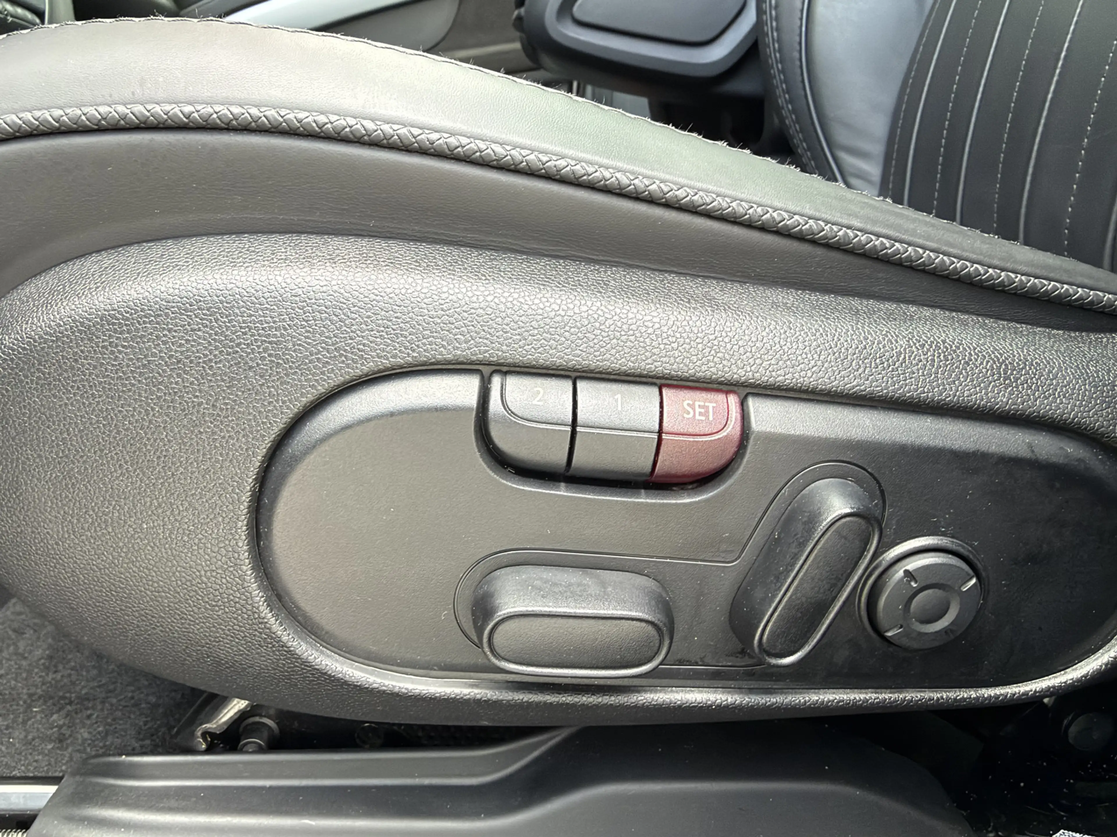 MINI Cooper SE Countryman 1.5 ALL4 Untamed Edition | Head-Up | Leder | Panor — photo 8