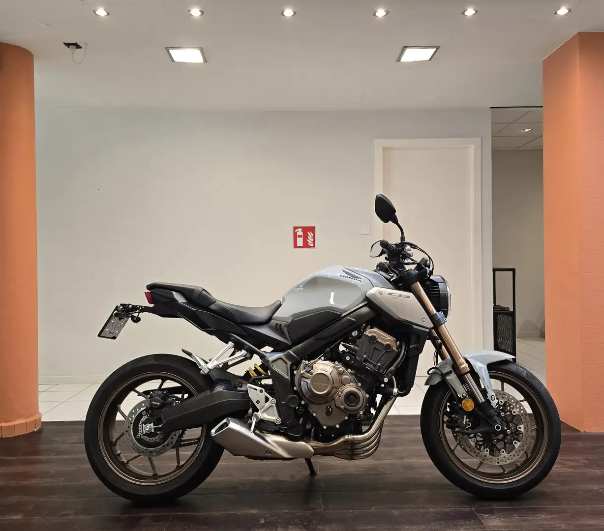 Honda CB 650 R Gris - 1