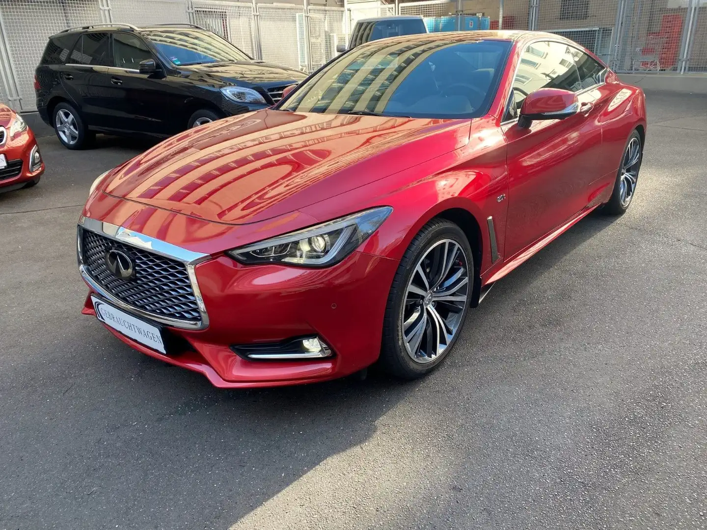 Infiniti Q60 2.0t AT Premium Pano/Navi/Leder/PDC/8Fach Rot - 1