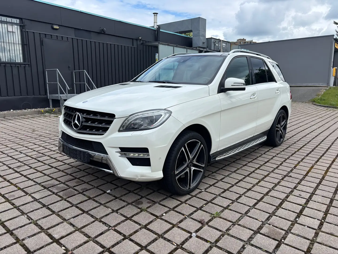 Mercedes-Benz ML 350 ML 350 CDI BlueTe AMG Paket Kamera Pano Keyless Go Blanc - 1
