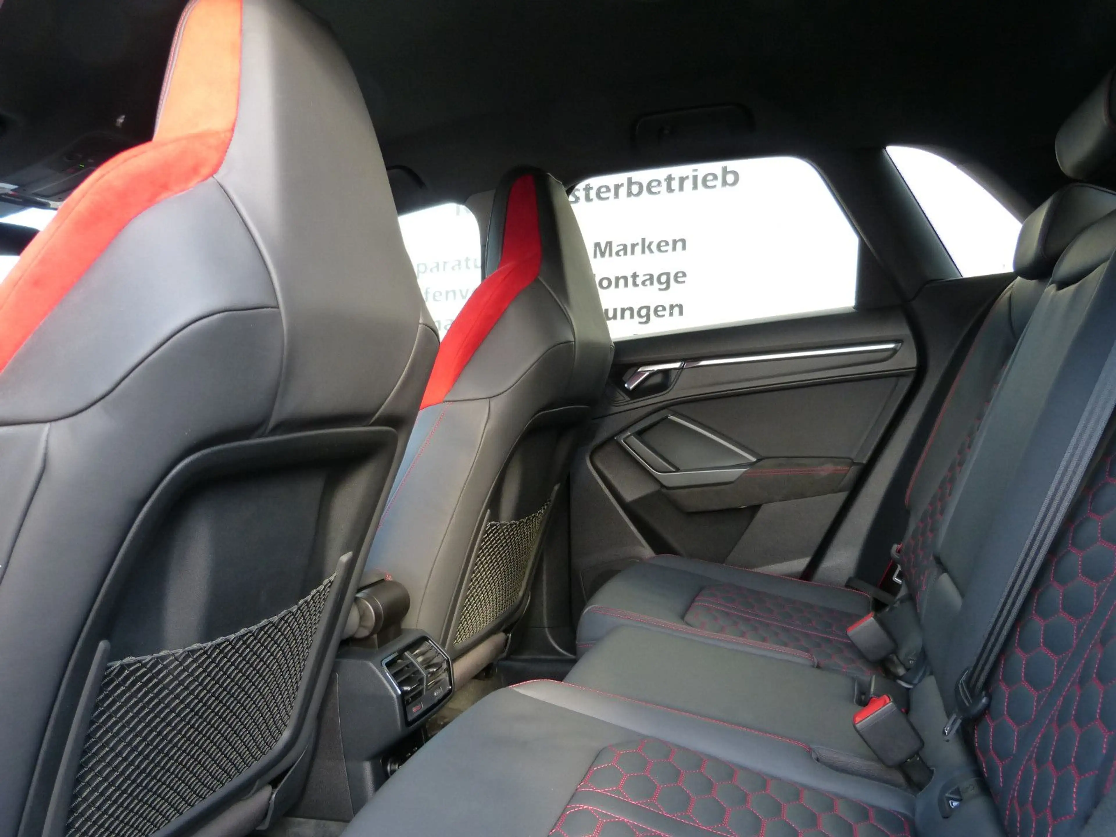 Audi RS Q3 RS Q3 2.5 TFSI quattro Keramikbremse 1.Hand — photo 11