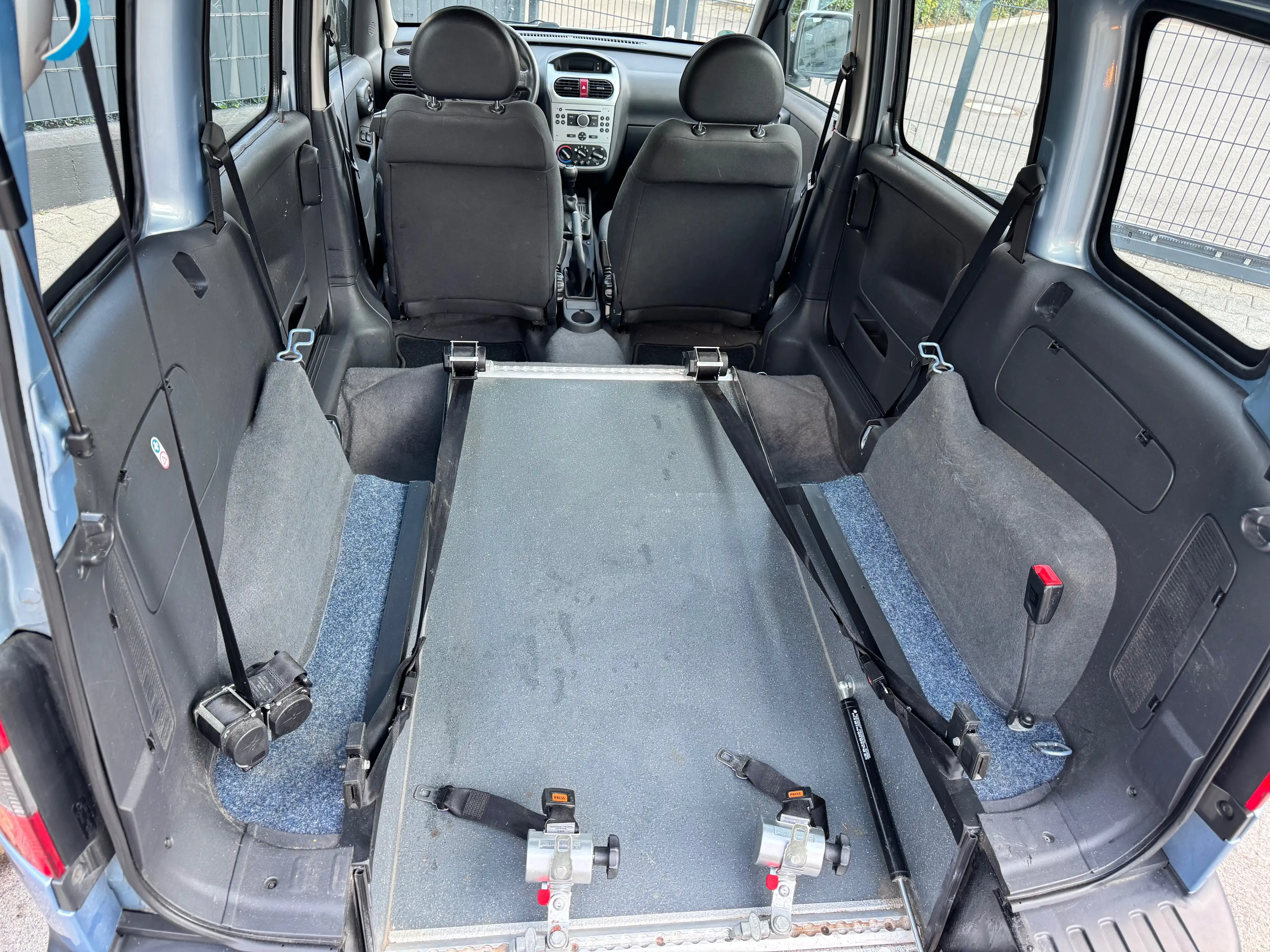 Opel Combo Edition ROLLSTUHL RAMPE BEHINDERTENGERECHT — photo 4
