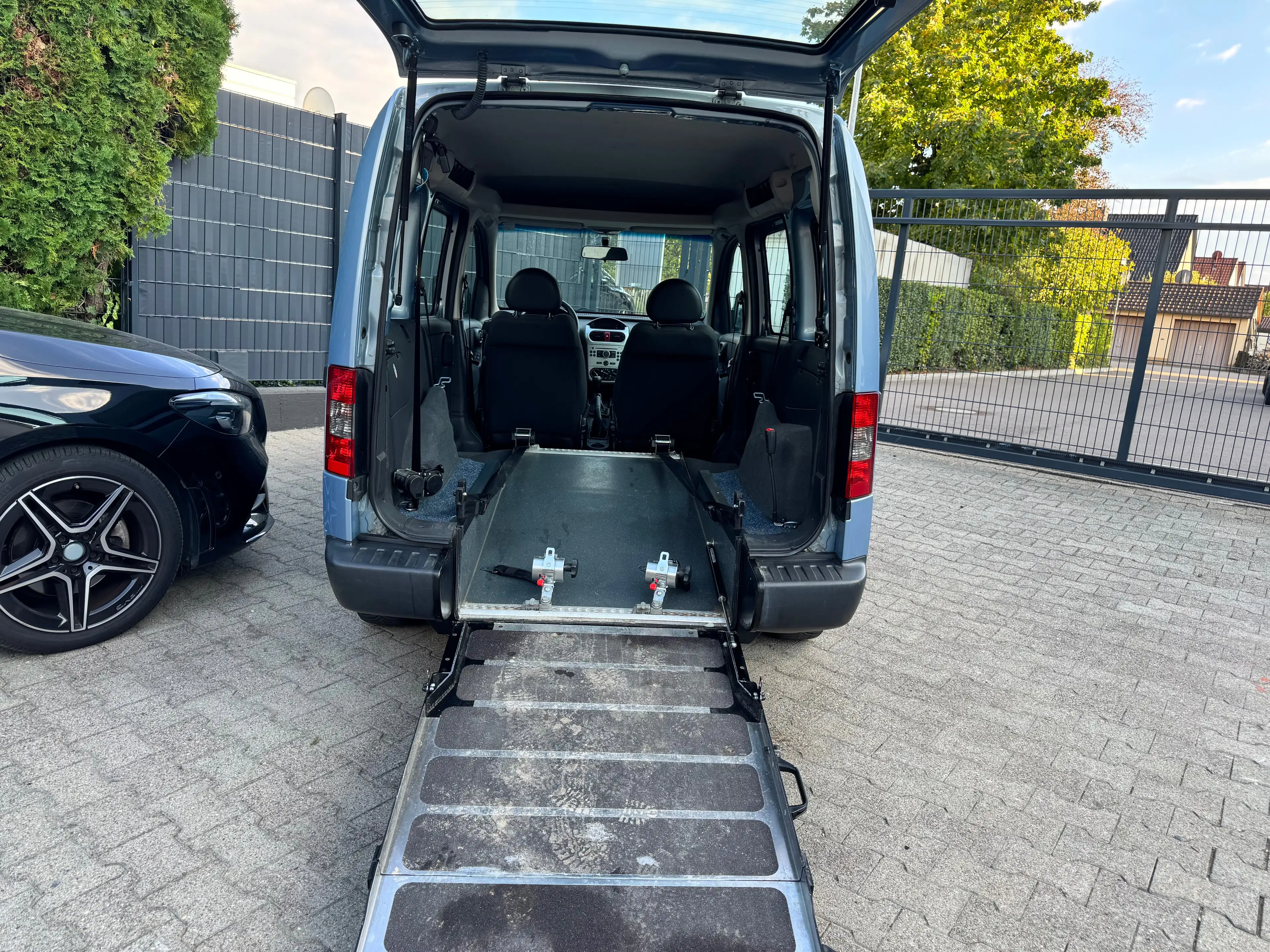 Opel Combo Edition ROLLSTUHL RAMPE BEHINDERTENGERECHT — photo 2