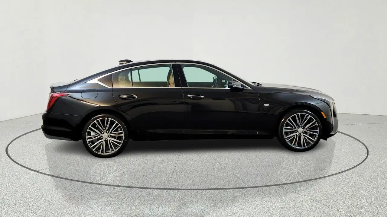Cadillac CT5 снимка Cadillac CT5