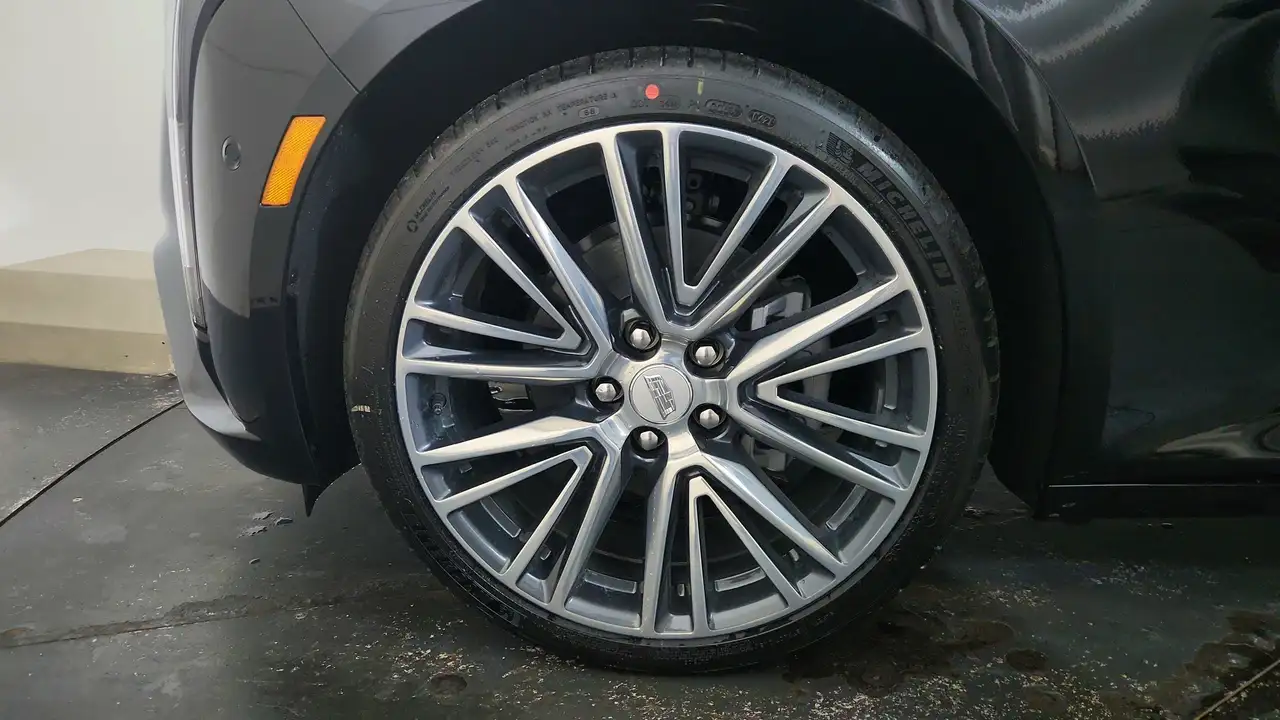 Cadillac CT5 снимка Cadillac CT5