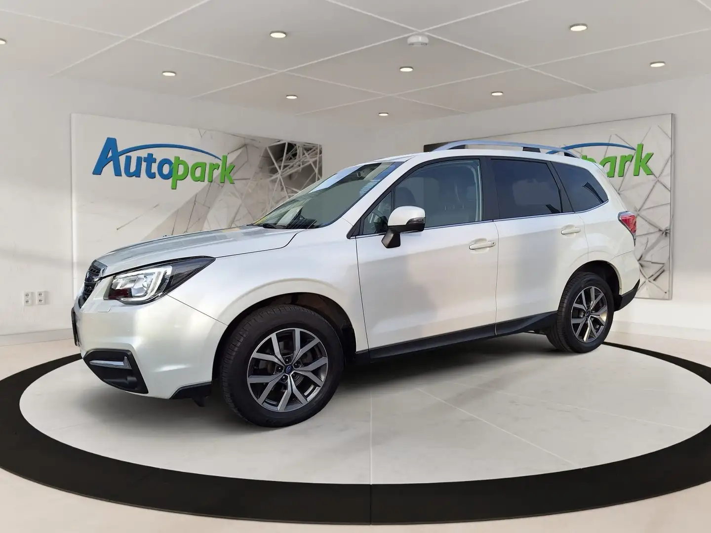 Subaru Forester 2,0i Style Blanc - 1