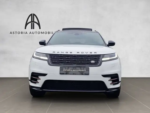 Land Rover Range Rover Velar view 2