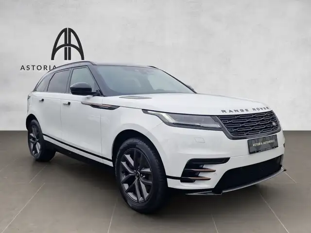 Land Rover Range Rover Velar view 3