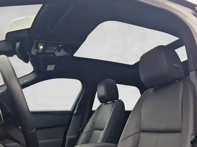 Land Rover Range Rover Velar view 6