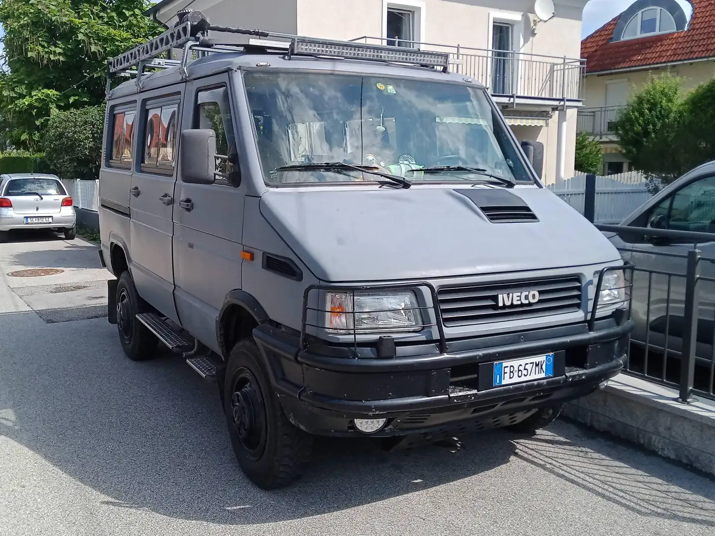 Iveco Daily 40-10 4x4 Grau - 1