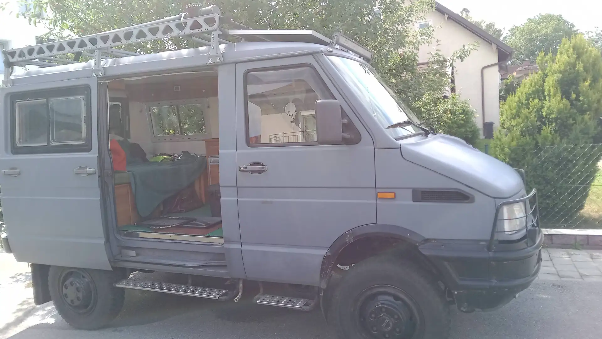 Iveco Daily 40-10 4x4 Grau - 2