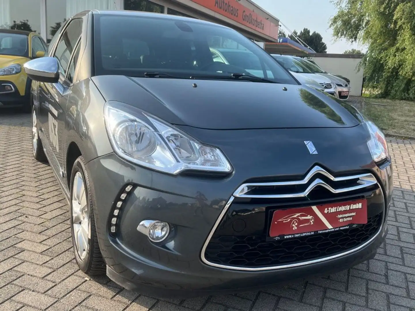 Citroen DS3 1.6 VTi SoChic*Automatik* Grau - 1