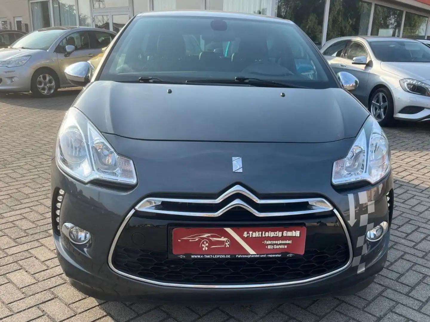 Citroen DS3 1.6 VTi SoChic*Automatik* Grau - 2