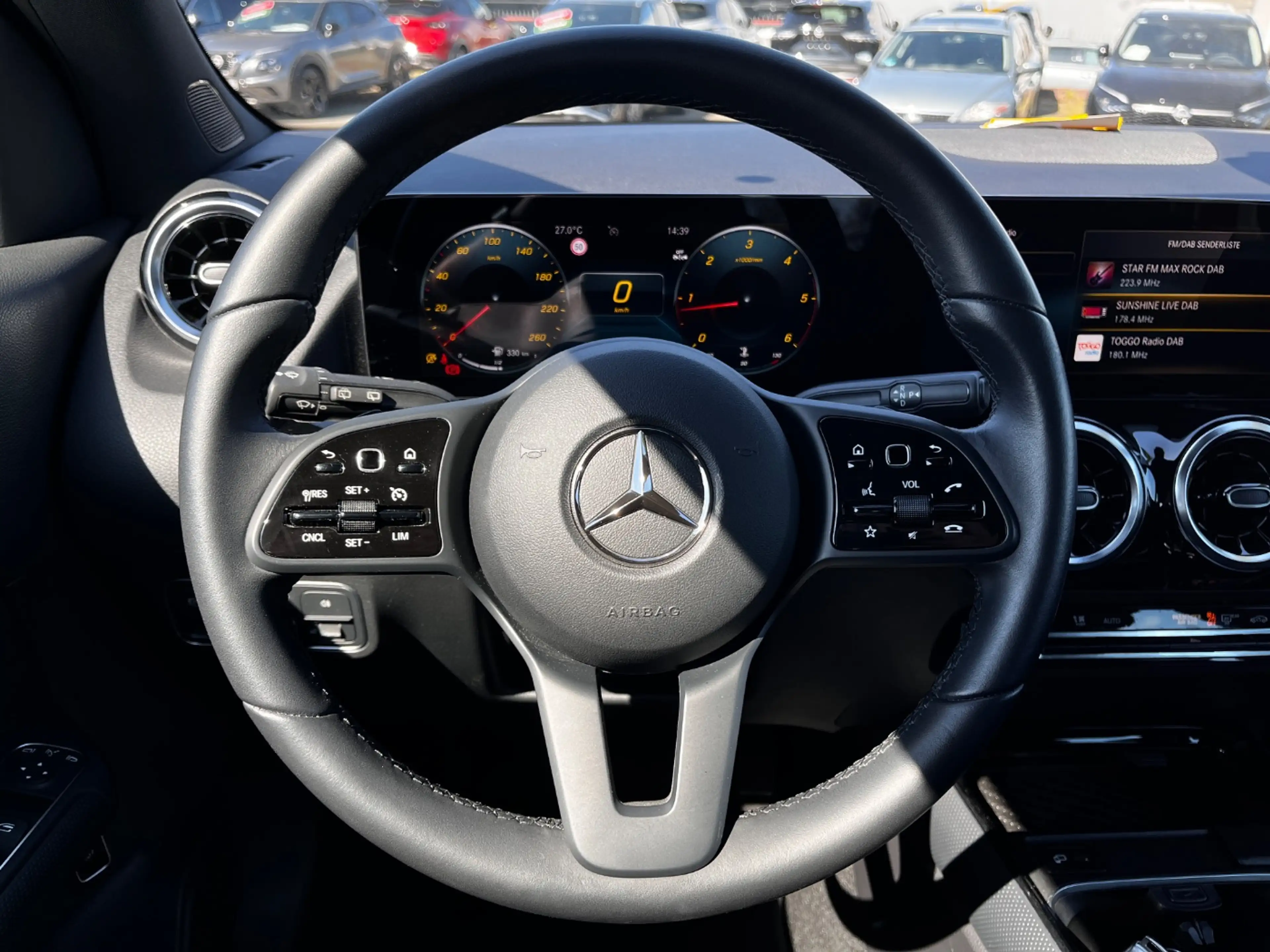 Mercedes-Benz GLA 220 d Style AHK+LED+Navi+SHZ+KlimaA+SKR&WKR — photo 20
