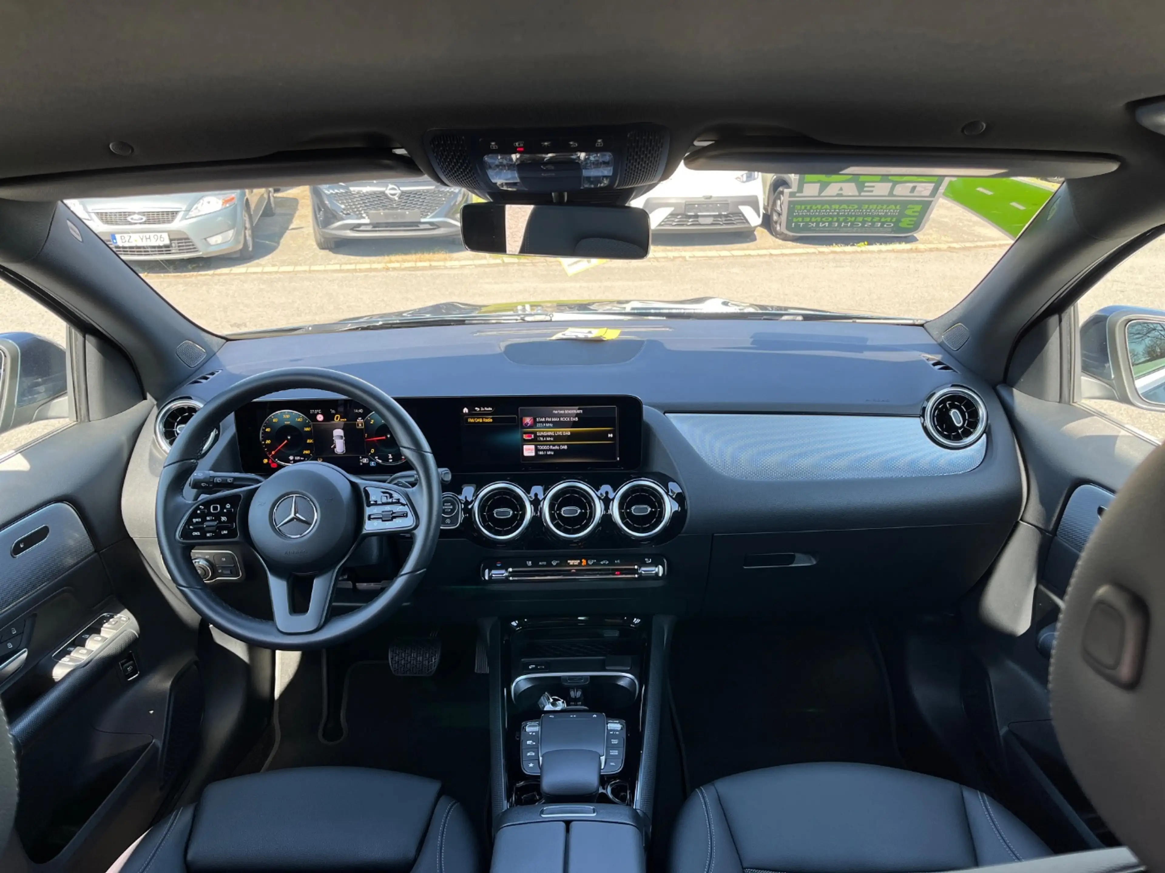 Mercedes-Benz GLA 220 d Style AHK+LED+Navi+SHZ+KlimaA+SKR&WKR — photo 28