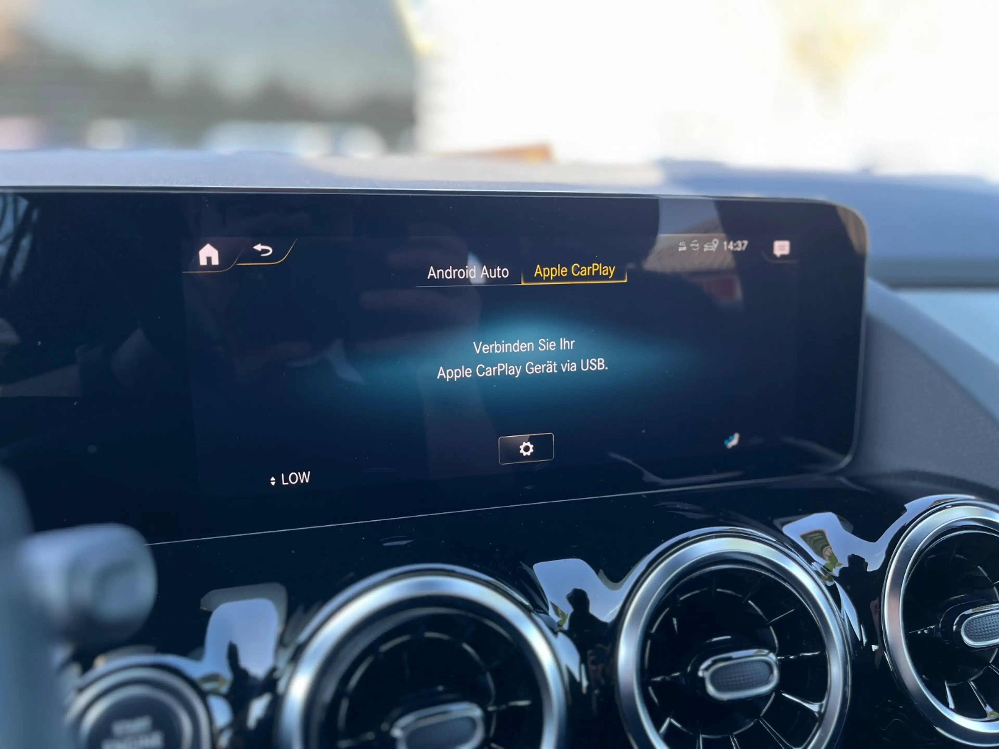 Mercedes-Benz GLA 220 d Style AHK+LED+Navi+SHZ+KlimaA+SKR&WKR — photo 22