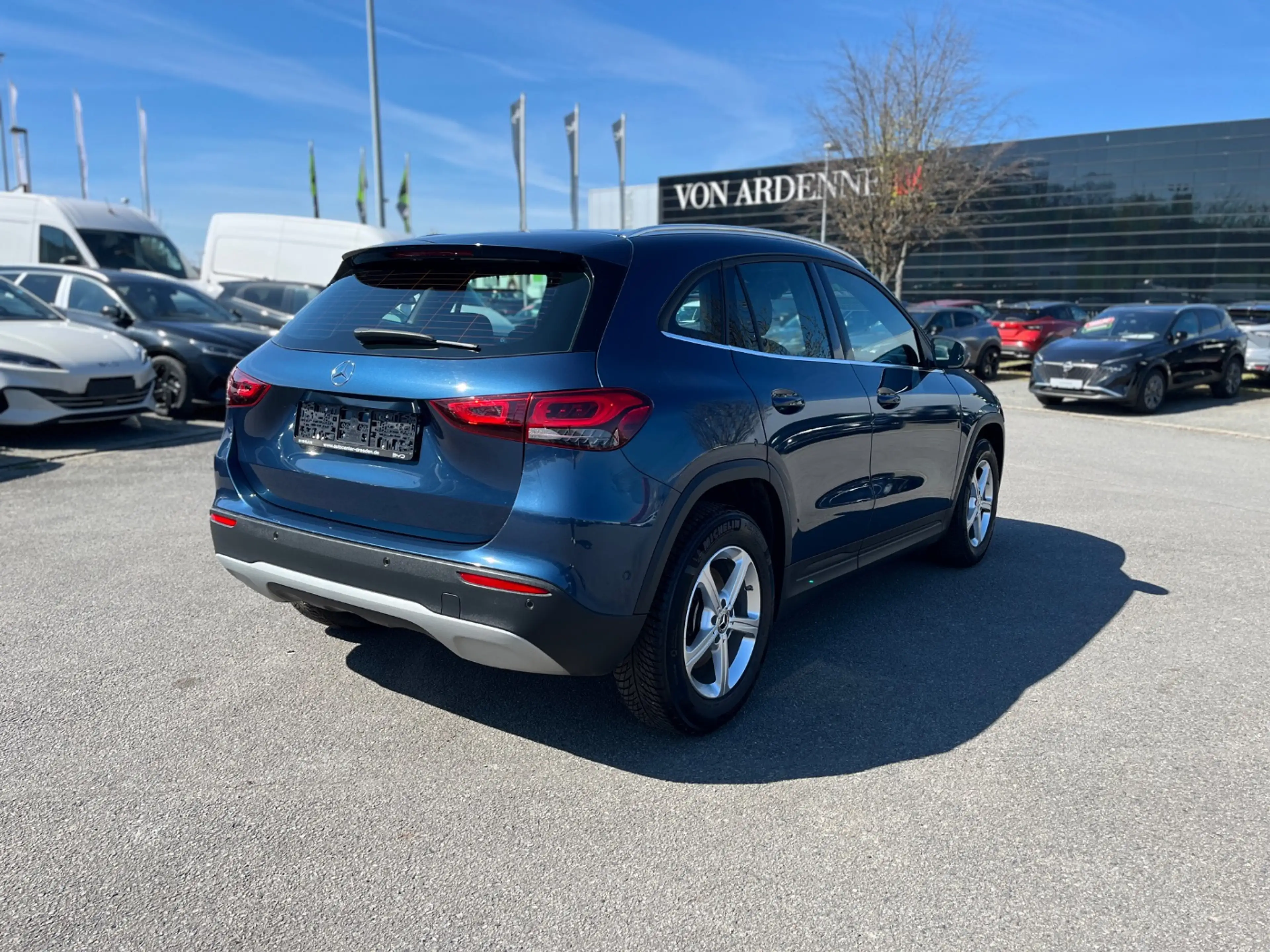 Mercedes-Benz GLA 220 d Style AHK+LED+Navi+SHZ+KlimaA+SKR&WKR — photo 13