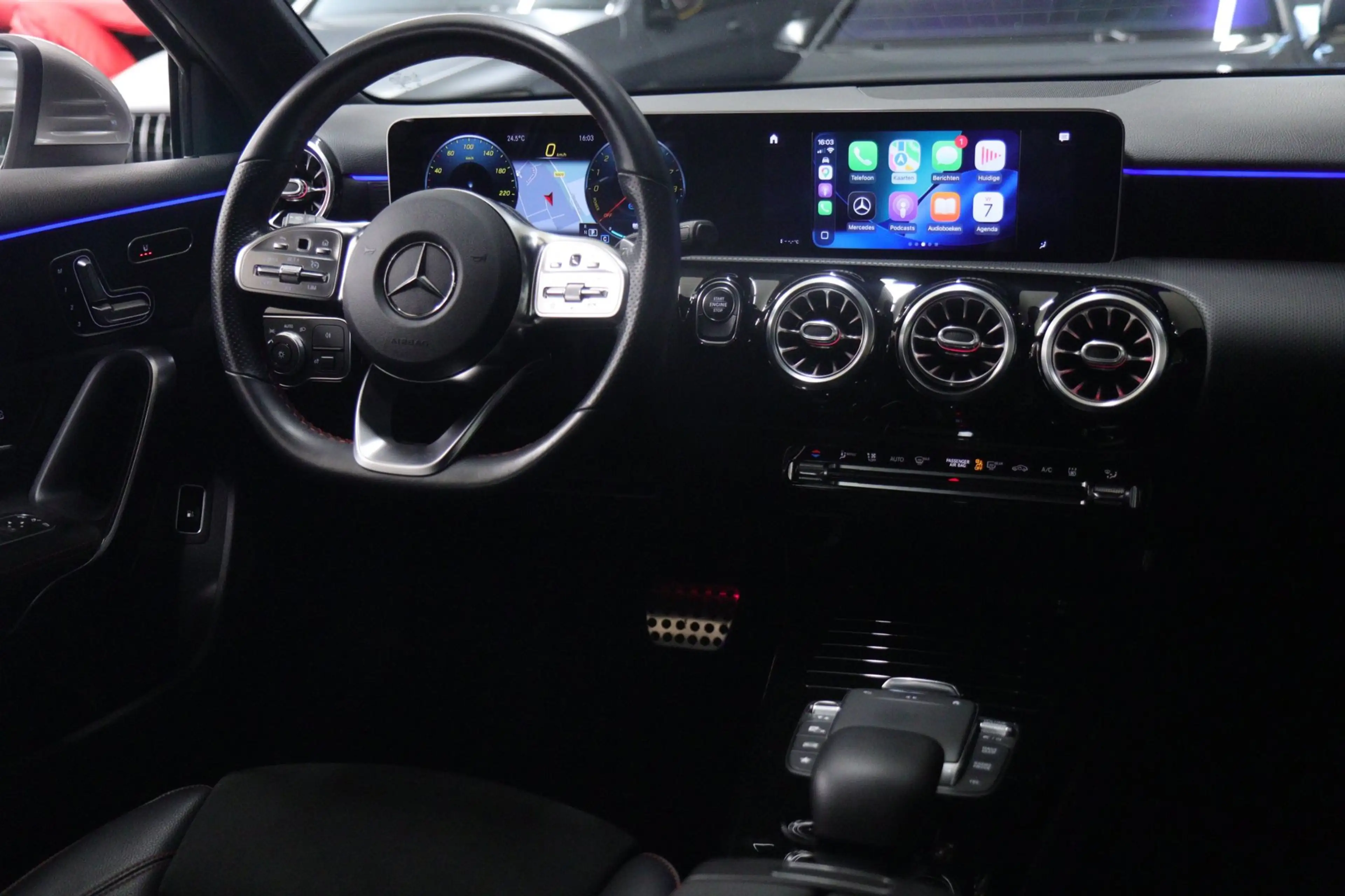 Mercedes-Benz A 250 e AMG Limited PANO/CARPLAY/CAM/ACC/MEMORY/VOL — photo 34