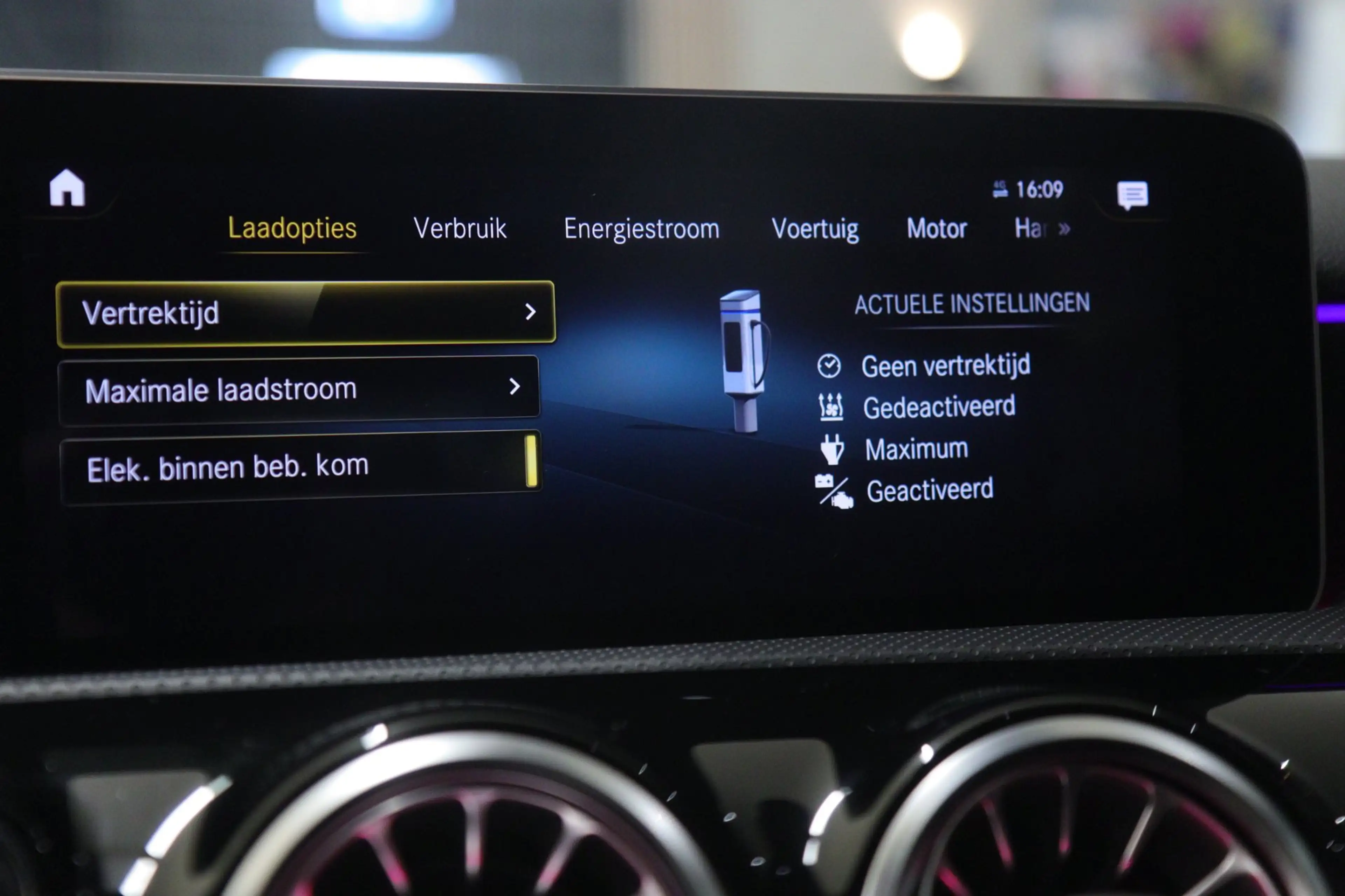 Mercedes-Benz A 250 e AMG Limited PANO/CARPLAY/CAM/ACC/MEMORY/VOL — photo 26