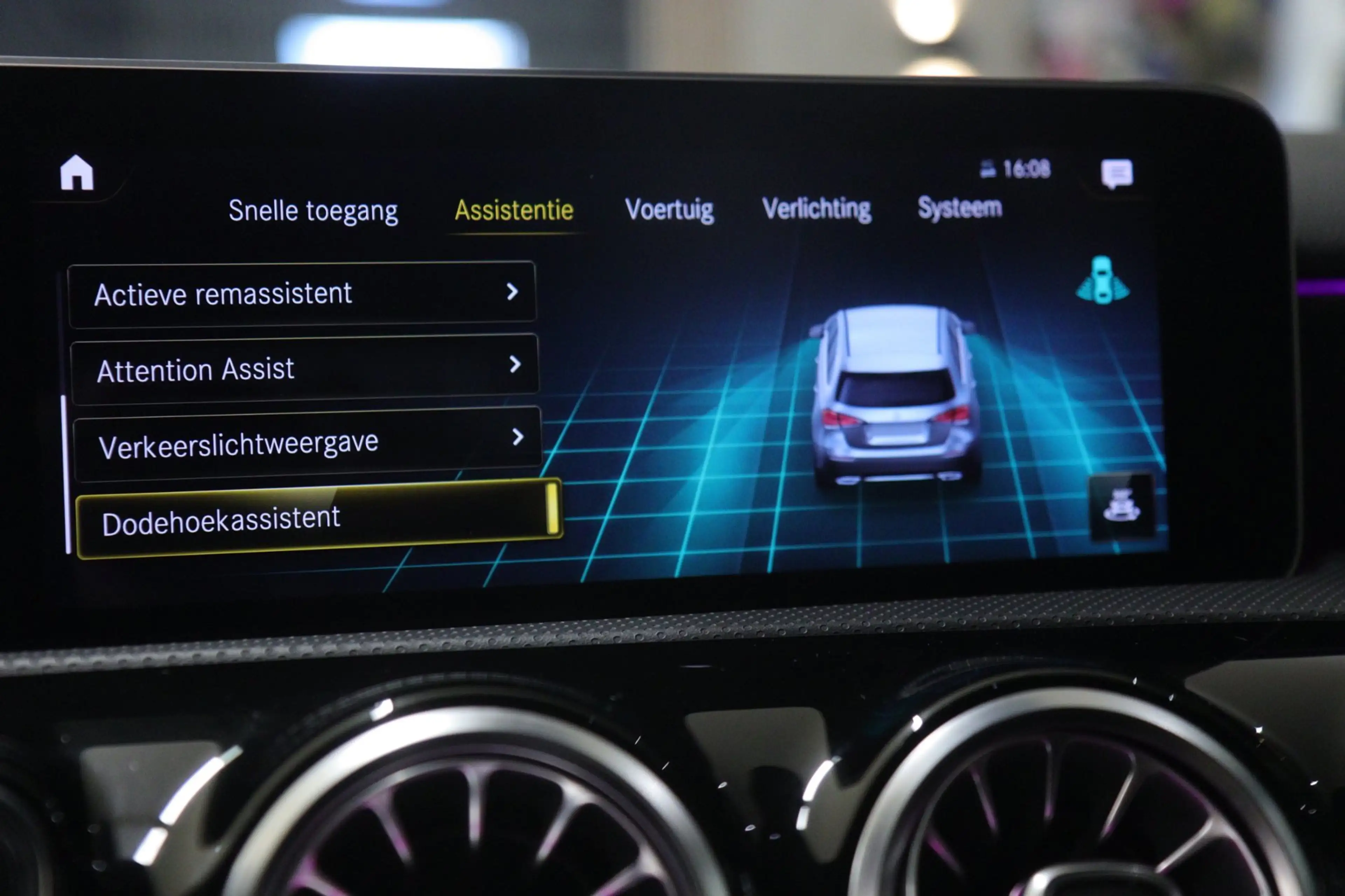Mercedes-Benz A 250 e AMG Limited PANO/CARPLAY/CAM/ACC/MEMORY/VOL — photo 22