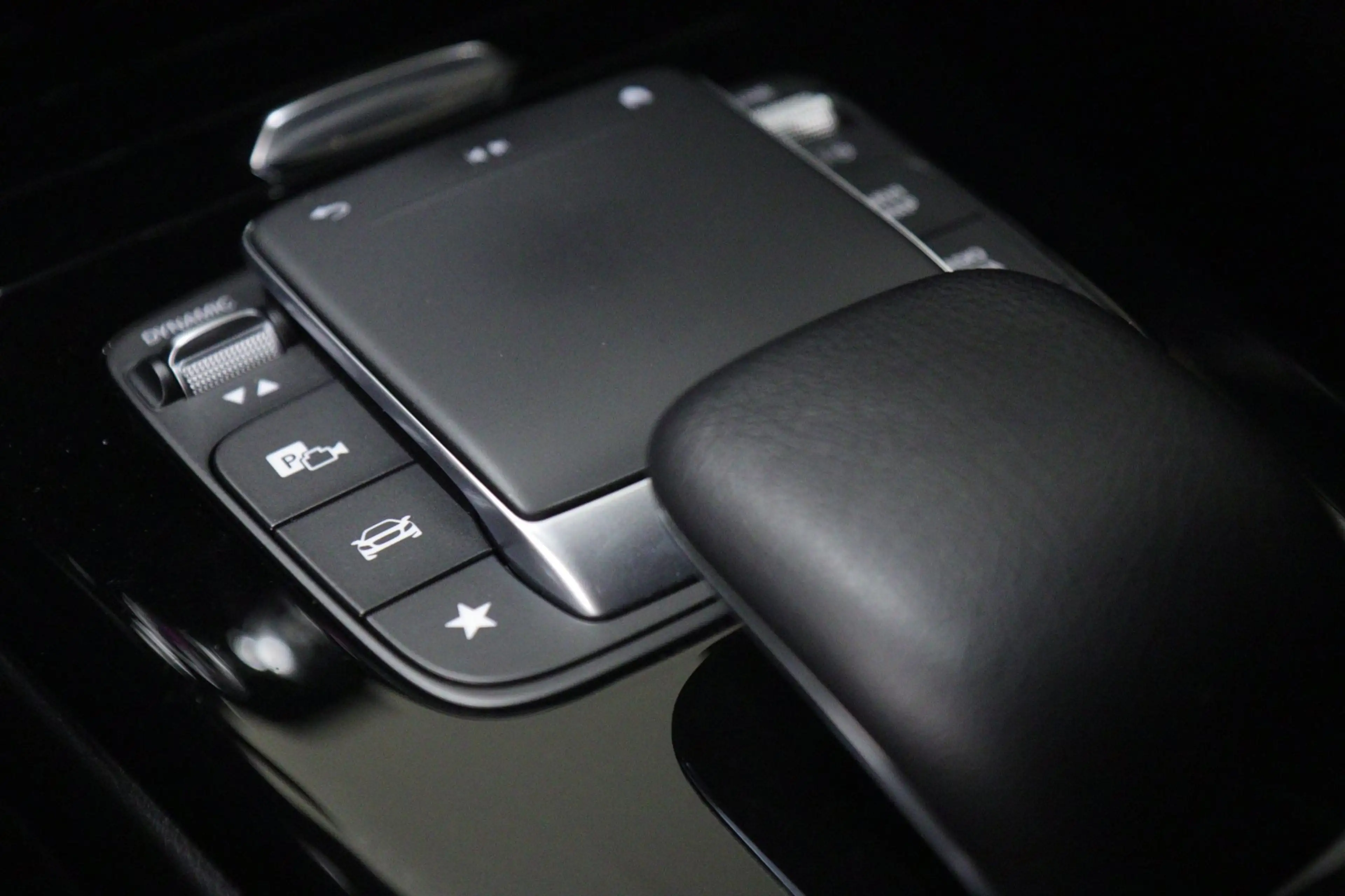 Mercedes-Benz A 250 e AMG Limited PANO/CARPLAY/CAM/ACC/MEMORY/VOL — photo 49