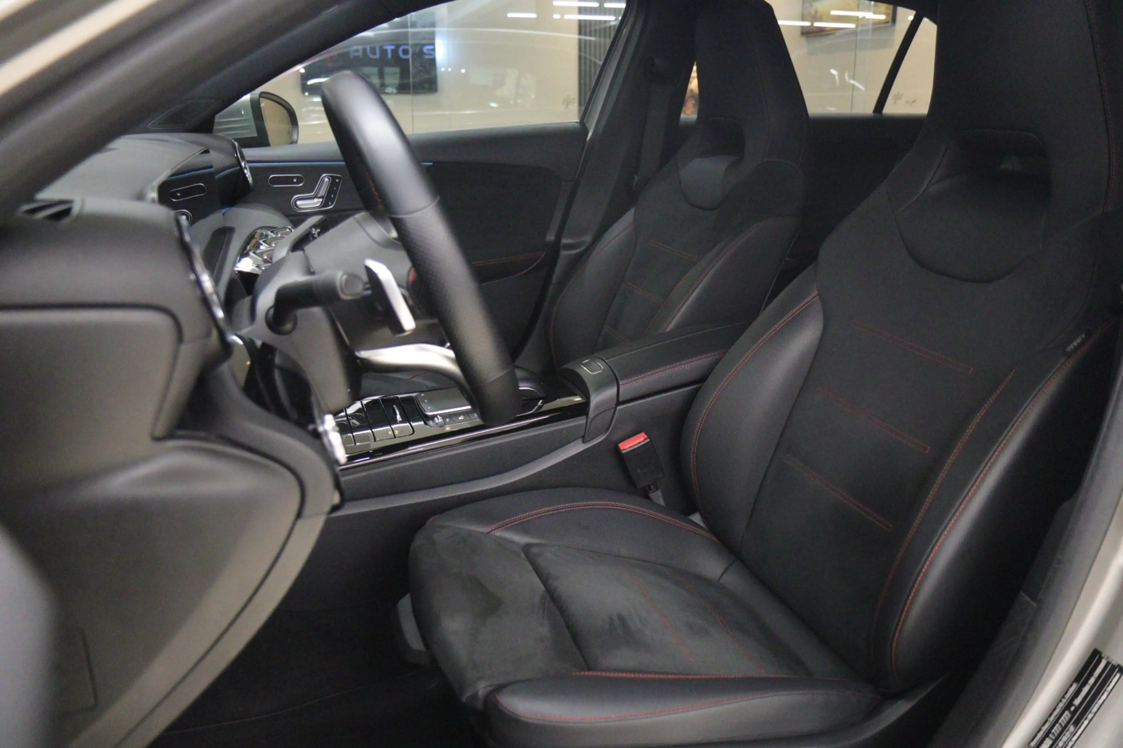 Mercedes-Benz A 250 e AMG Limited PANO/CARPLAY/CAM/ACC/MEMORY/VOL — photo 12