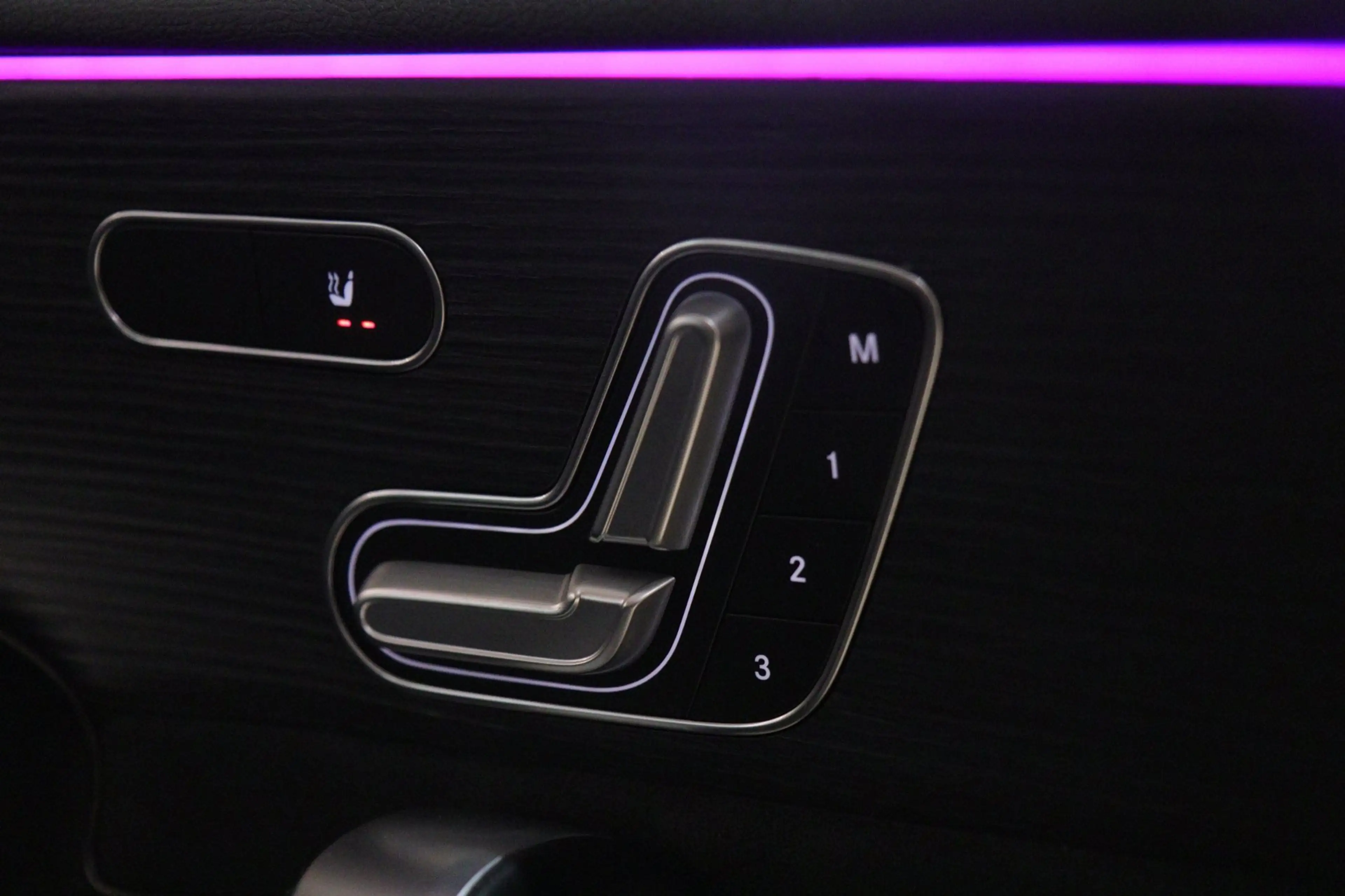 Mercedes-Benz A 250 e AMG Limited PANO/CARPLAY/CAM/ACC/MEMORY/VOL — photo 29