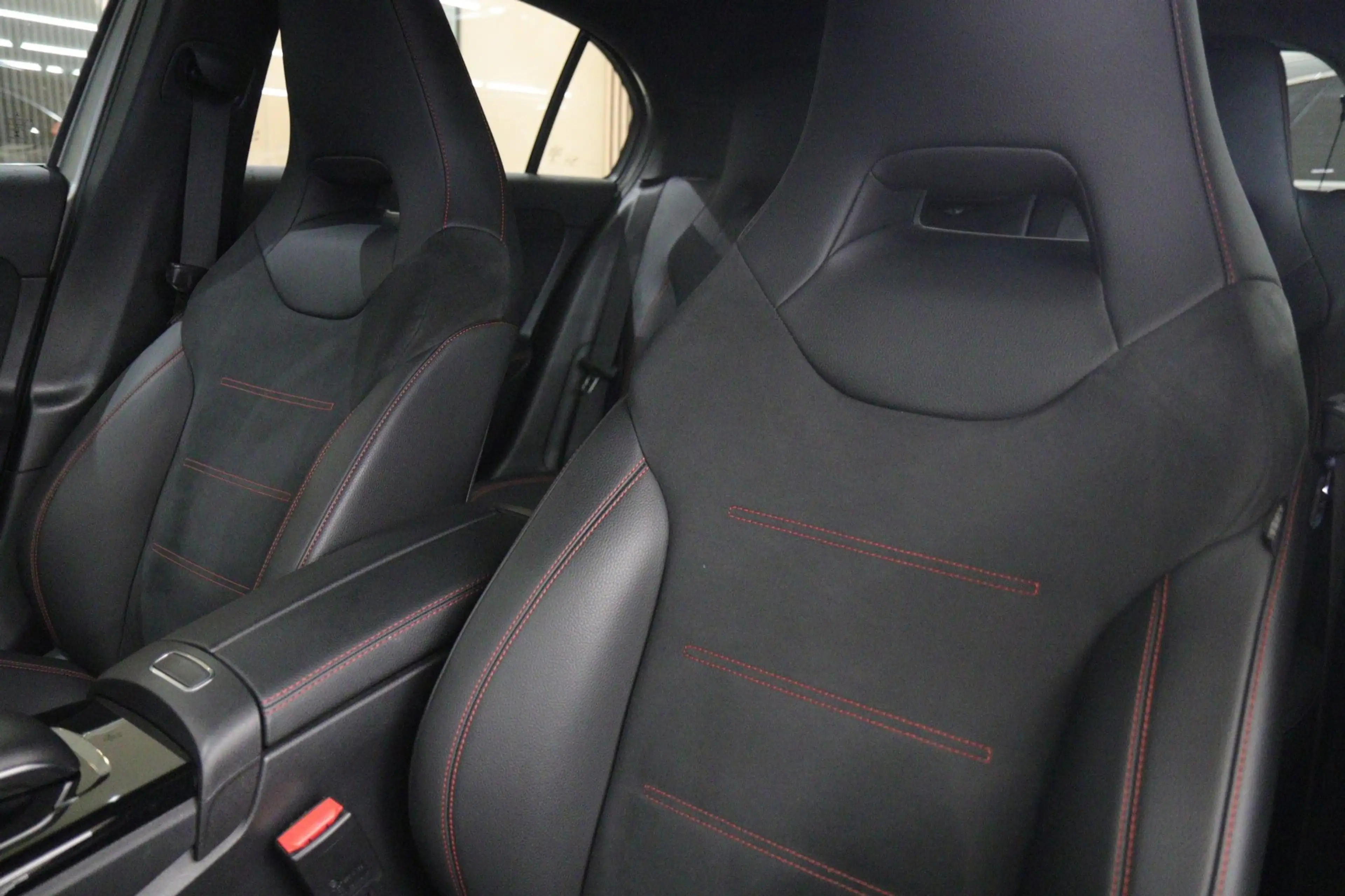 Mercedes-Benz A 250 e AMG Limited PANO/CARPLAY/CAM/ACC/MEMORY/VOL — photo 13