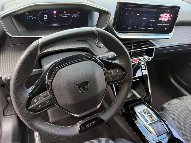 Peugeot 208 view 13