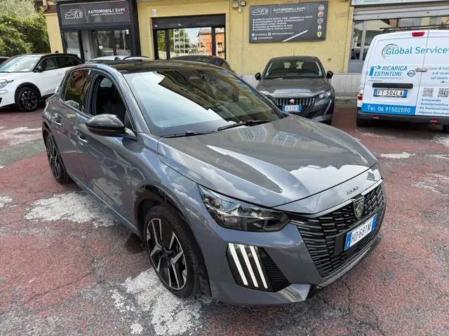 Peugeot 208 view 4
