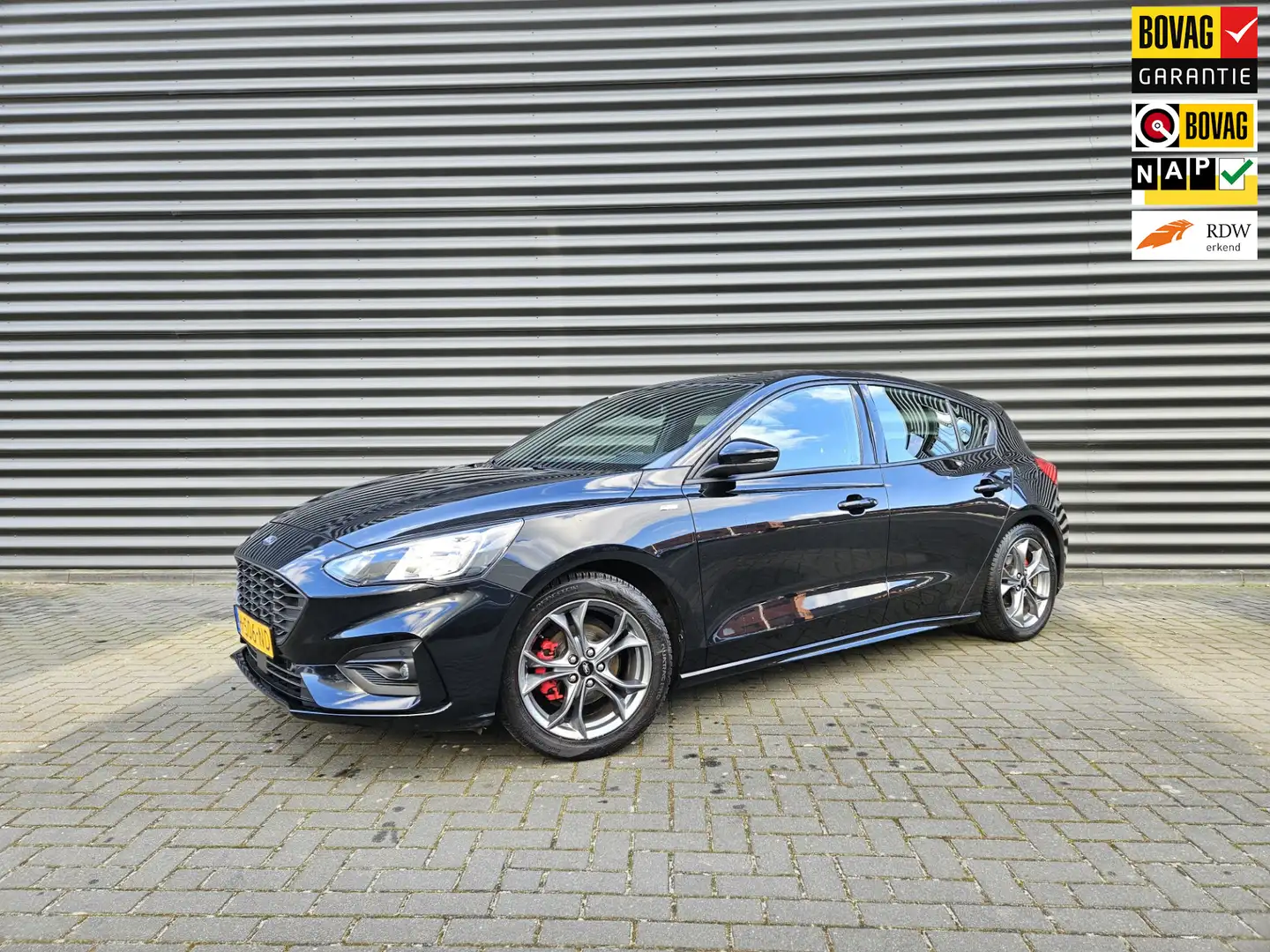 Ford Focus 1.0 EcoBoost ST Line Business Noir - 1