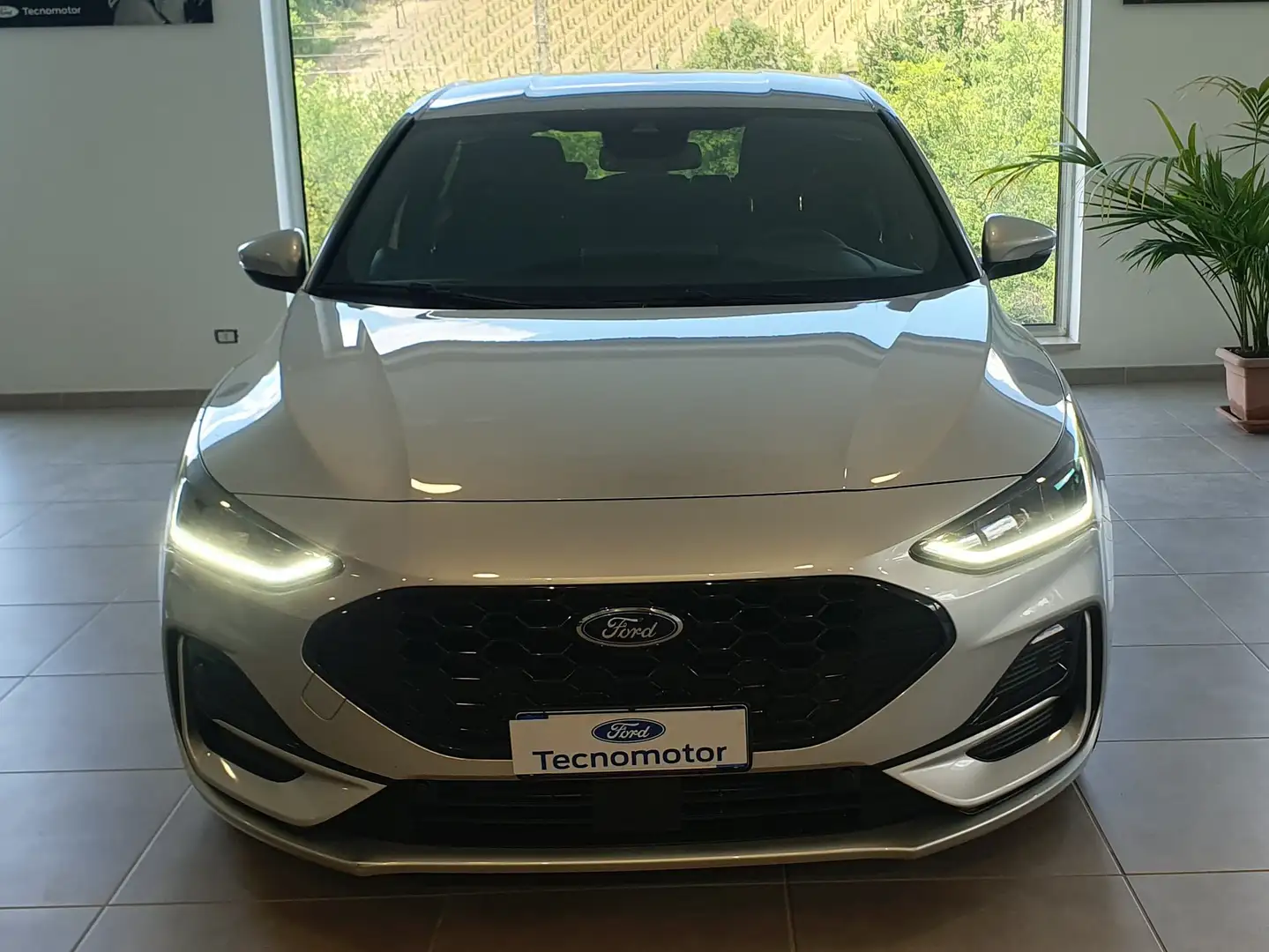 Ford Focus 5p ST-Line 1.0 EcoBoost Hybrid 125CV Plateado - 1