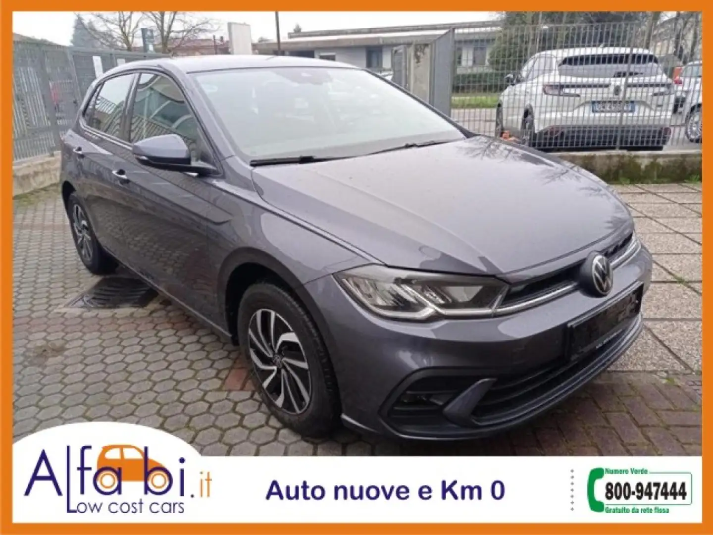Volkswagen Polo 5 Porte 1.0 TSI 95CV Life Grigio - 2