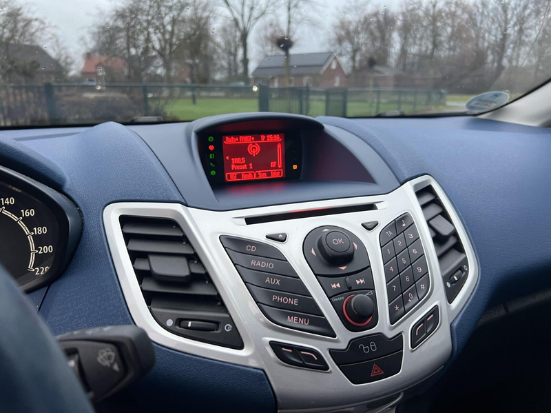 Ford Fiesta 1.6 Sport Leder| Stoelverwarming — photo 7