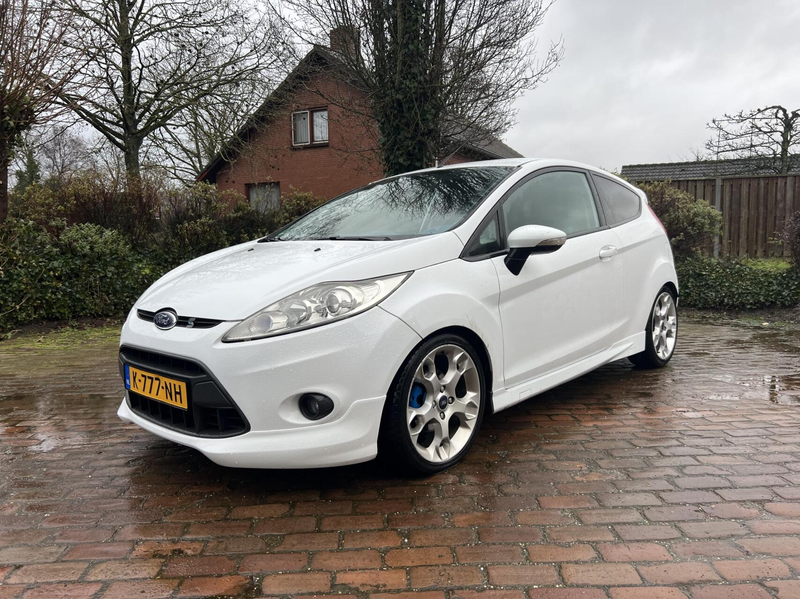 Ford Fiesta 1.6 Sport Leder| Stoelverwarming — photo 2