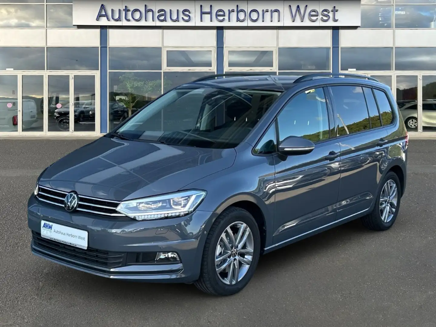 Volkswagen Touran 1.5 TSI Comfortline 7-Sitzer elektr. Heckklappe LE Grau - 1