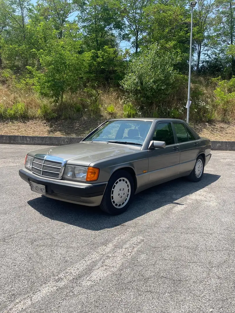 Mercedes-Benz 190 2.0 E 122cv - 2
