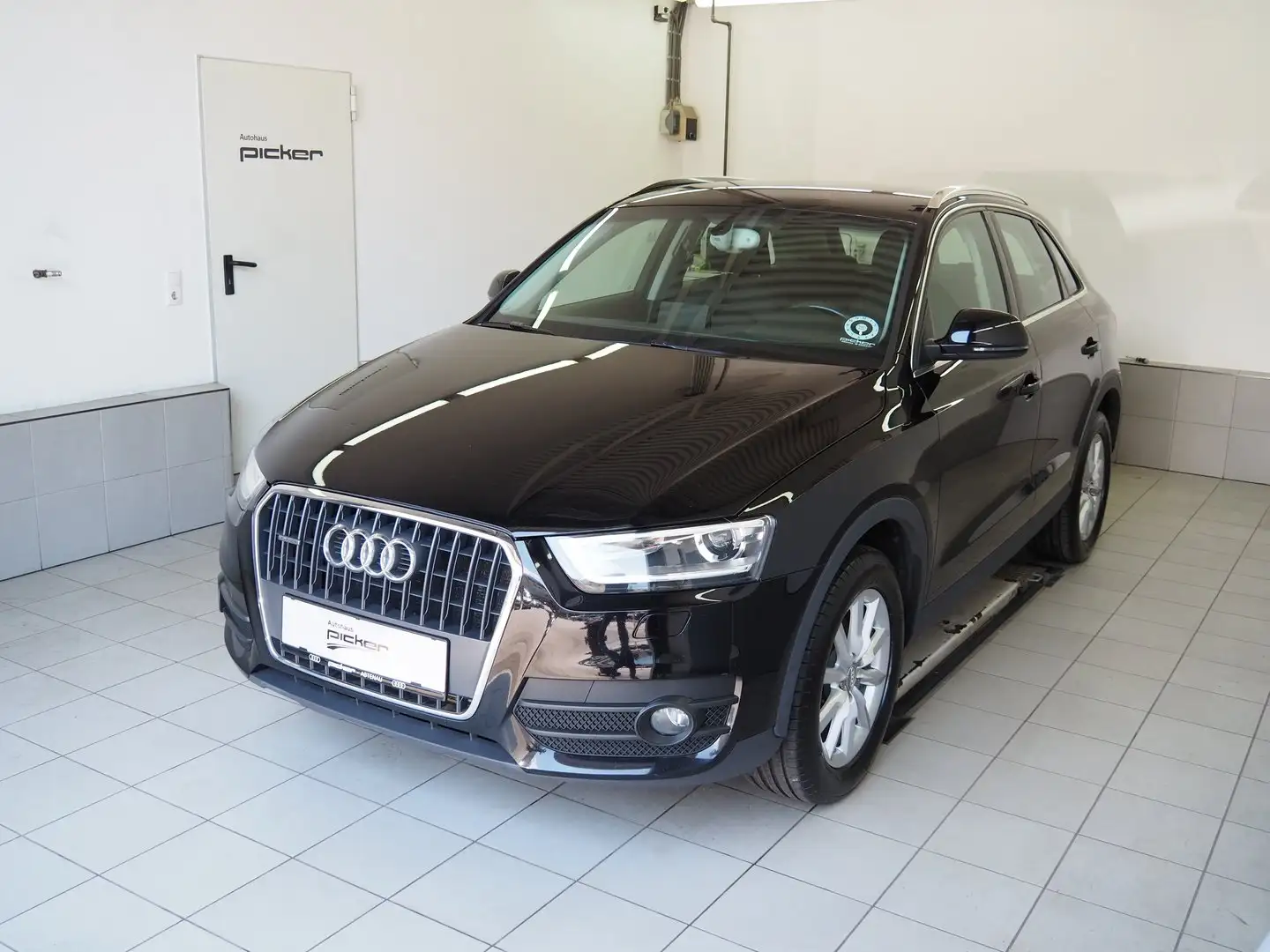 Audi Q3 2.0 TDI quattro Style Schwarz - 1