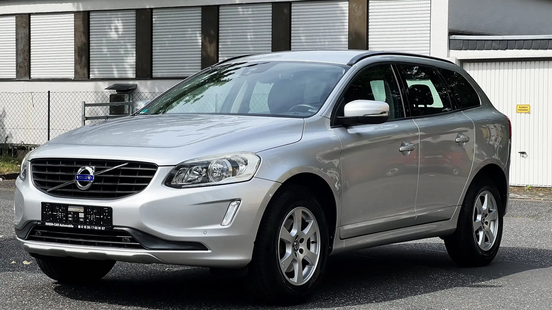 Volvo XC60 D3 Festpreis bis zum 27.07.25 Plateado - 2