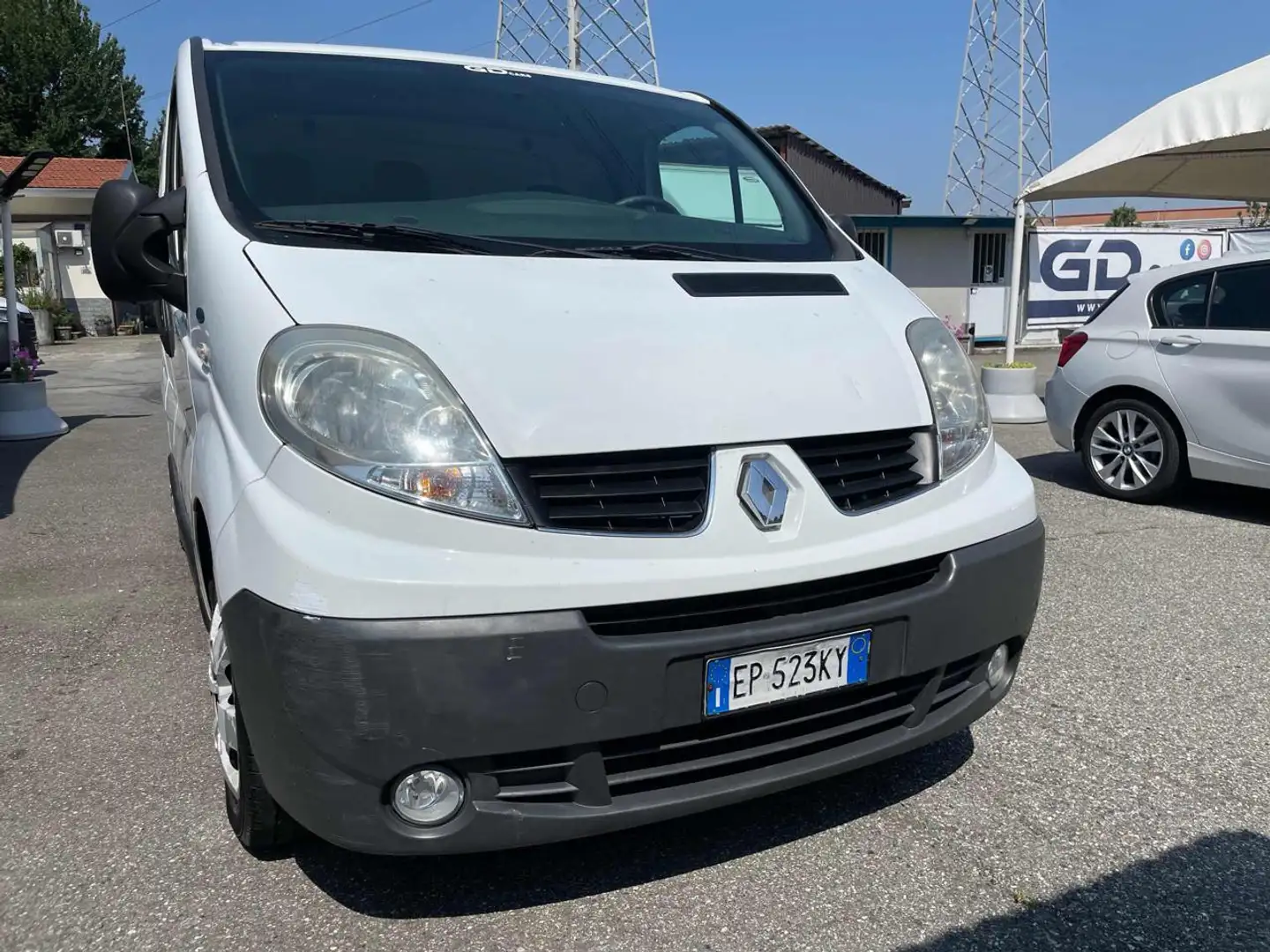Renault Trafic T27 2.0 dCi/115 PC-TN Furgone DPF Blanco - 2