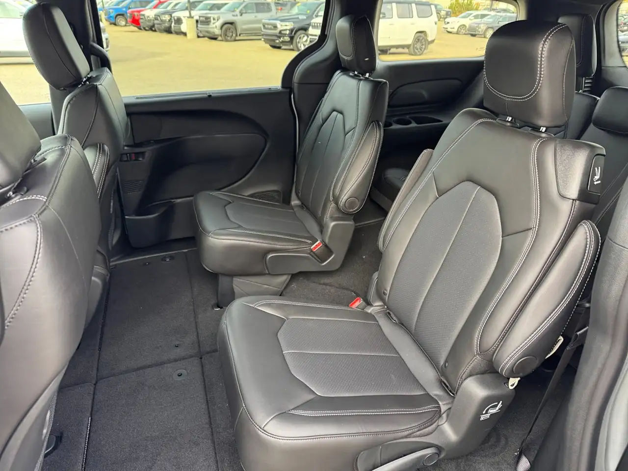 Chrysler Grand Caravan снимка Chrysler Grand Caravan