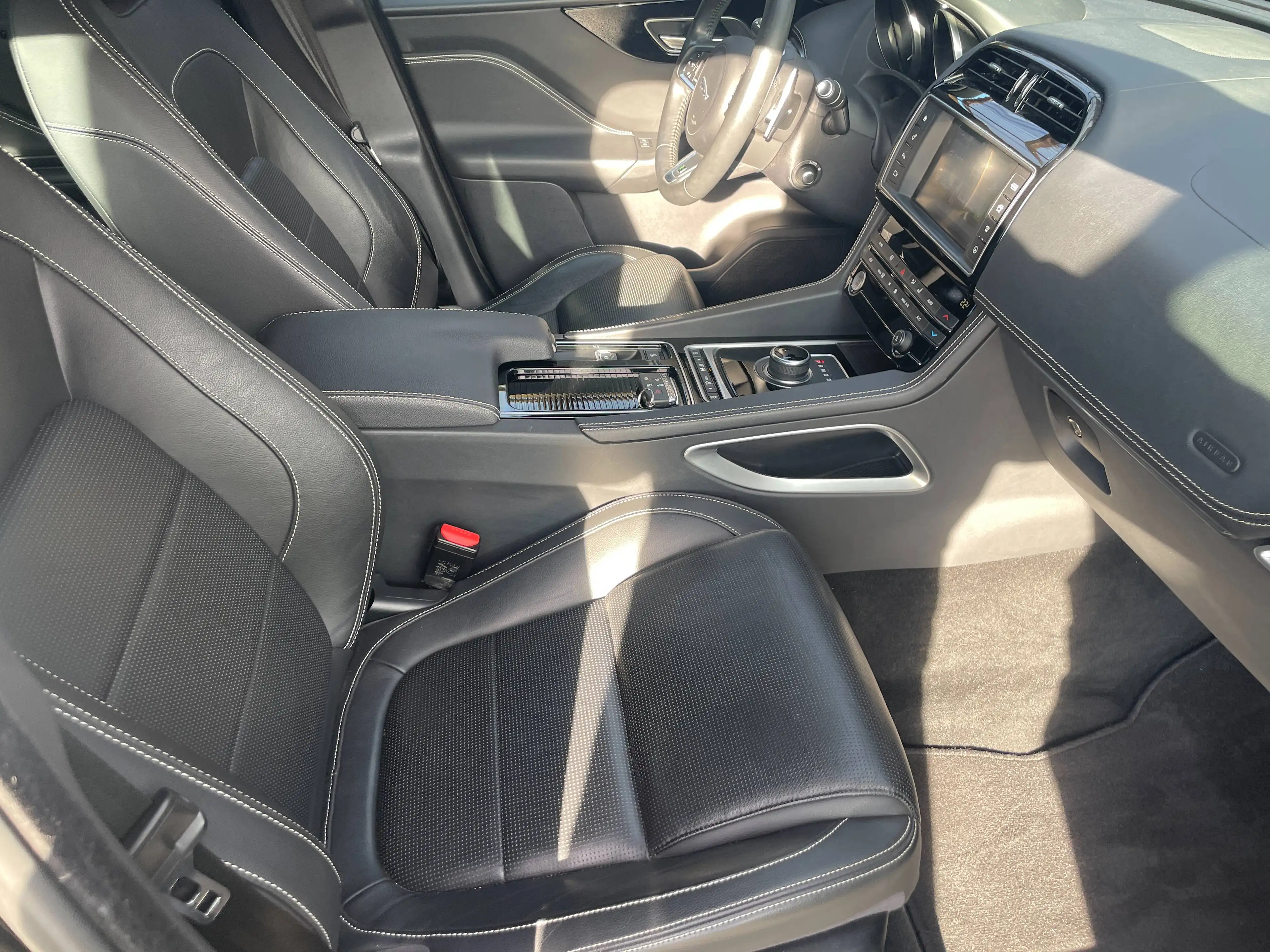 Jaguar F-Pace F-Pace 25d AWD Aut. R-Sport — photo 10