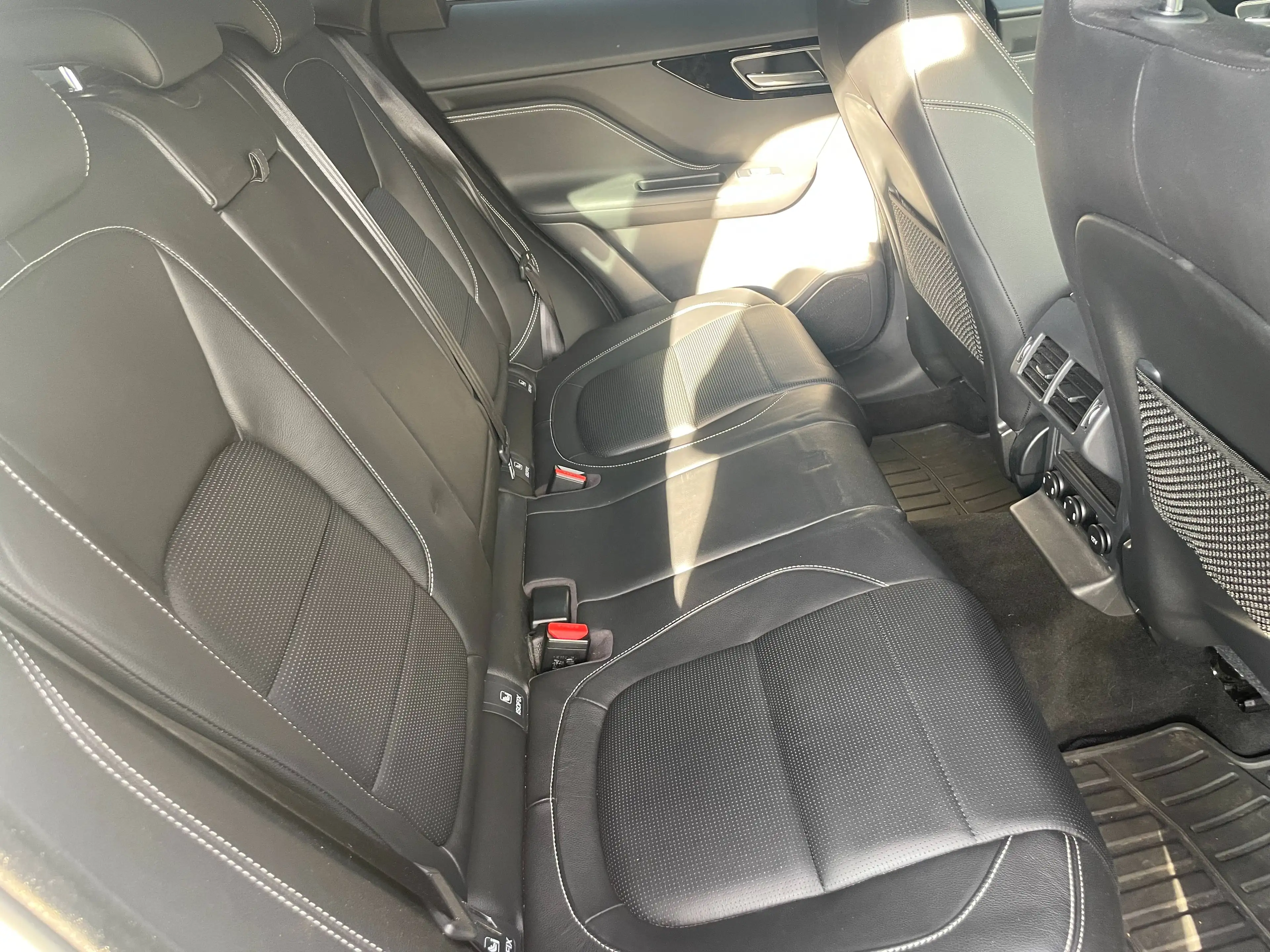 Jaguar F-Pace F-Pace 25d AWD Aut. R-Sport — photo 13