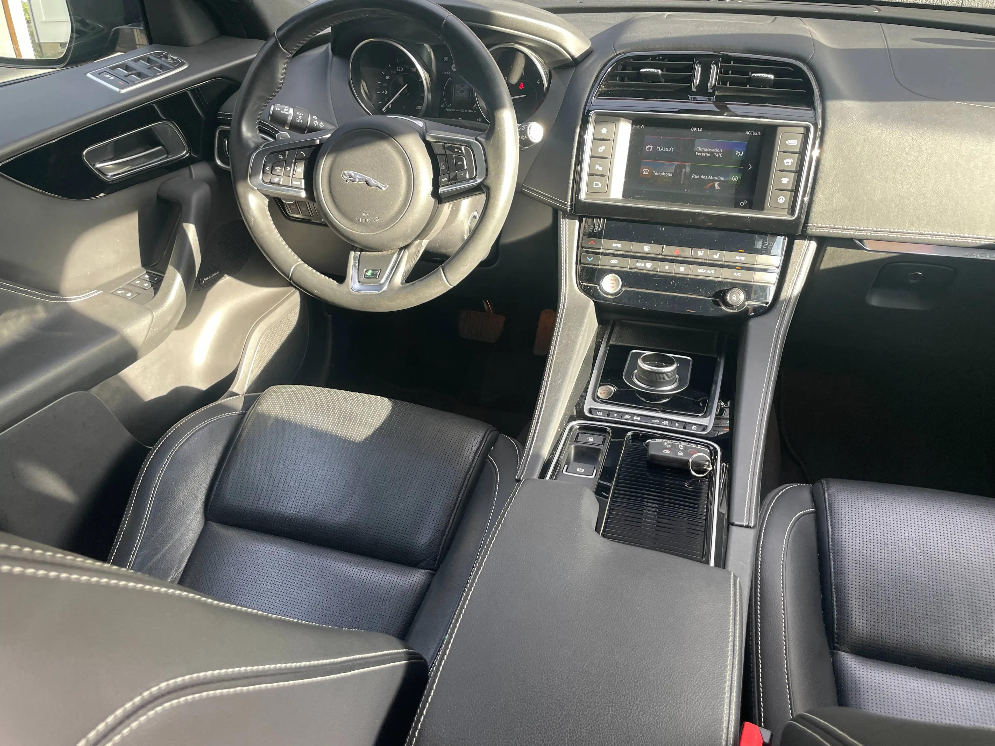 Jaguar F-Pace F-Pace 25d AWD Aut. R-Sport — photo 8