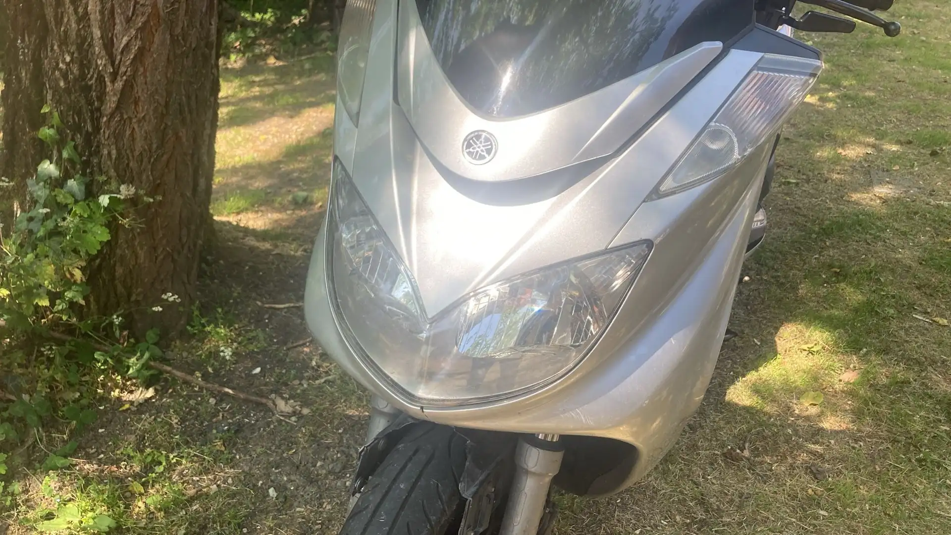 Yamaha Majesty 400 grigio ben tenuto manca parafango dietro - 1